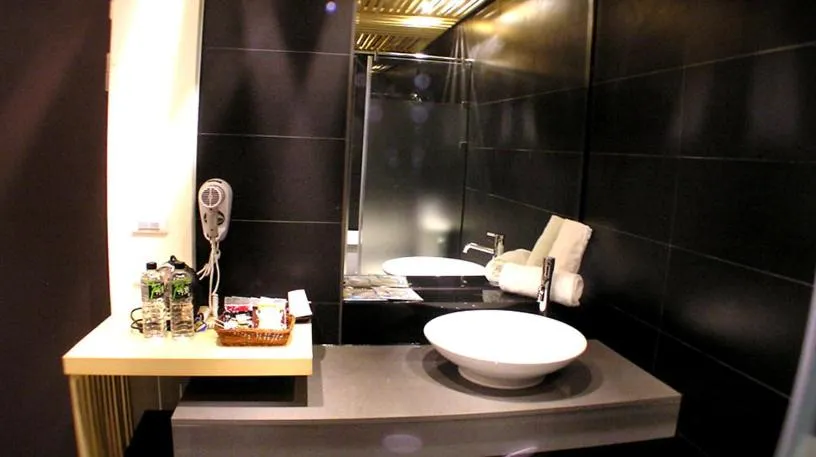 Bathroom in Roppongi Motel