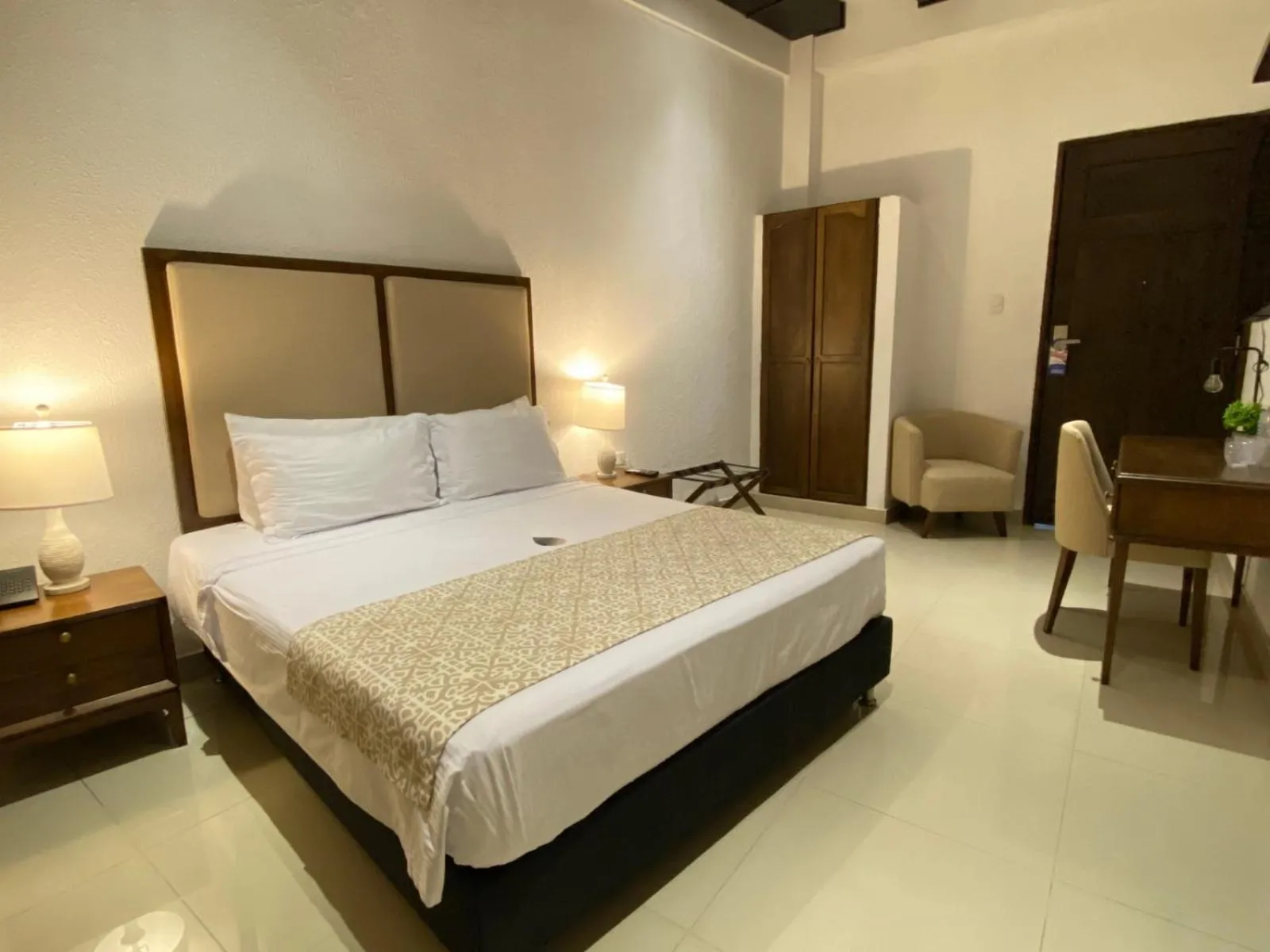 Bedroom, Bed in Hotel Dorado Plaza Centro Histórico