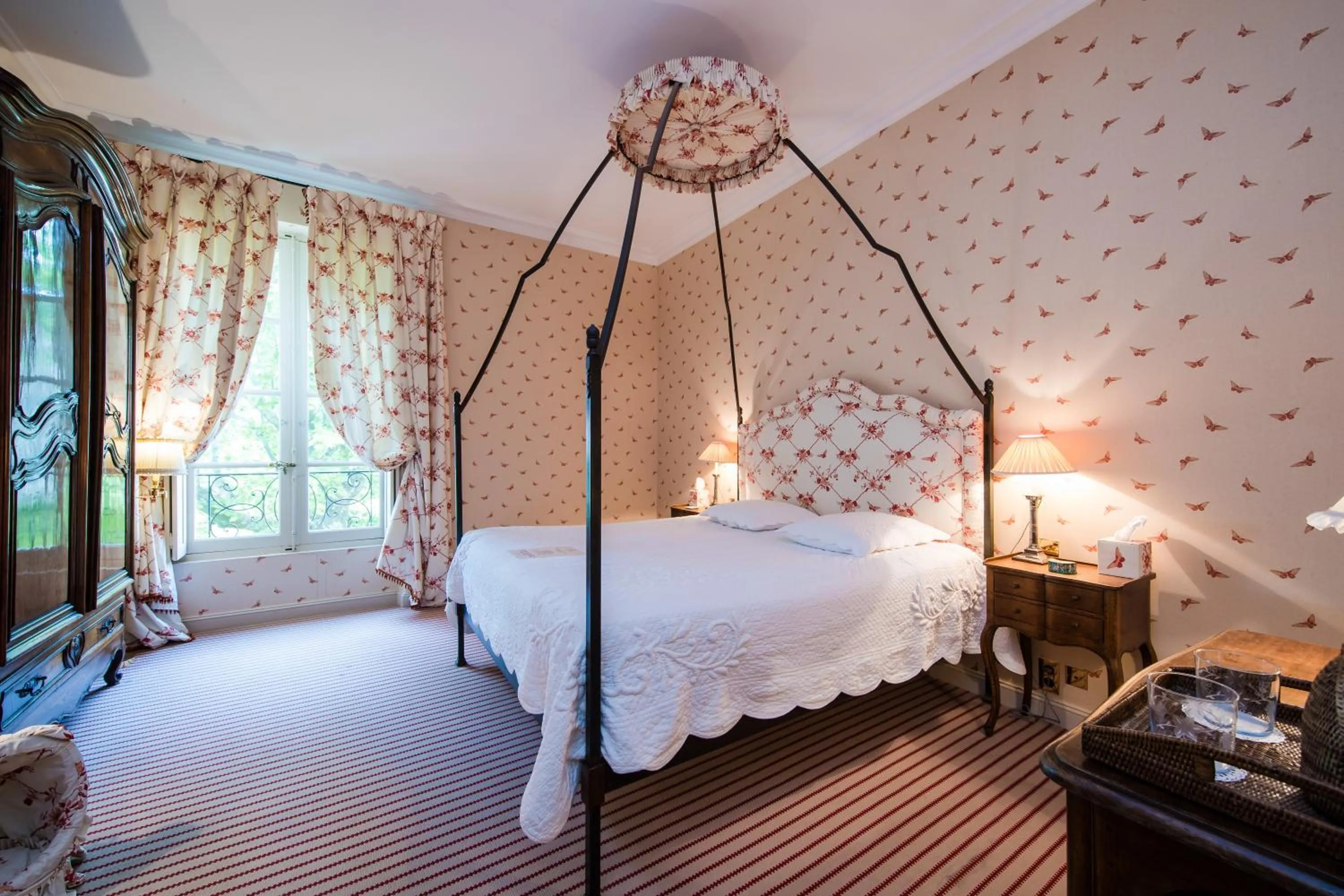 Bed in Chambre d'hôtes Château Gigognan