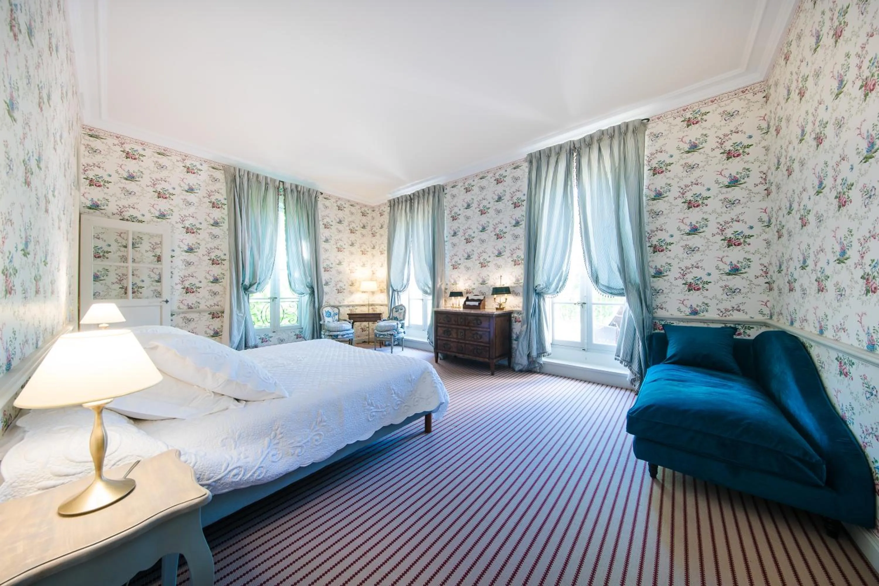 Bed in Chambre d'hôtes Château Gigognan