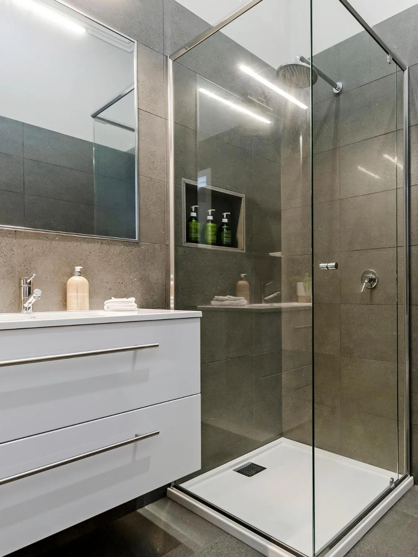 Shower in Annesley House