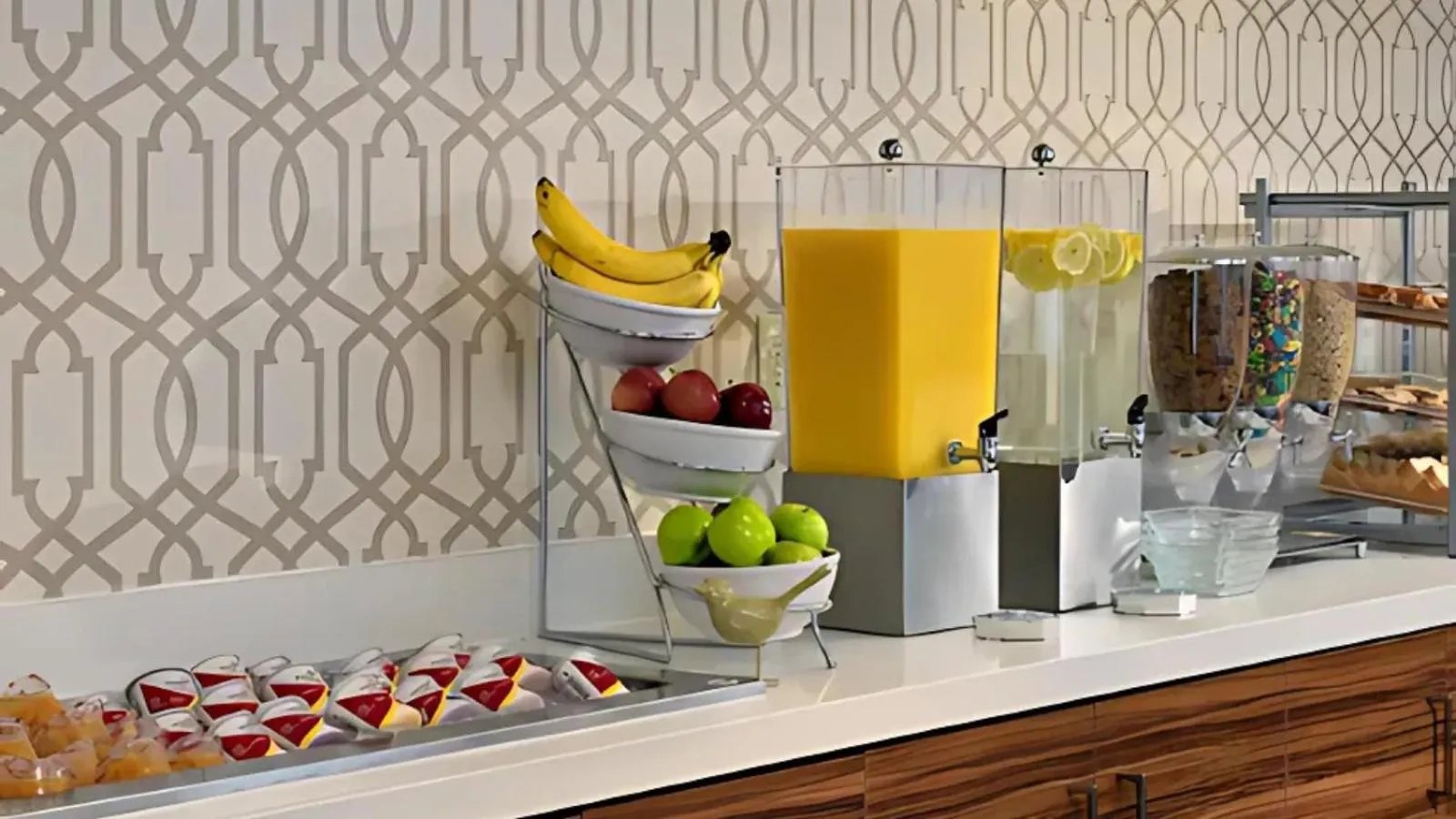 Breakfast in Sonesta ES Suites Cincinnati - Sharonville West