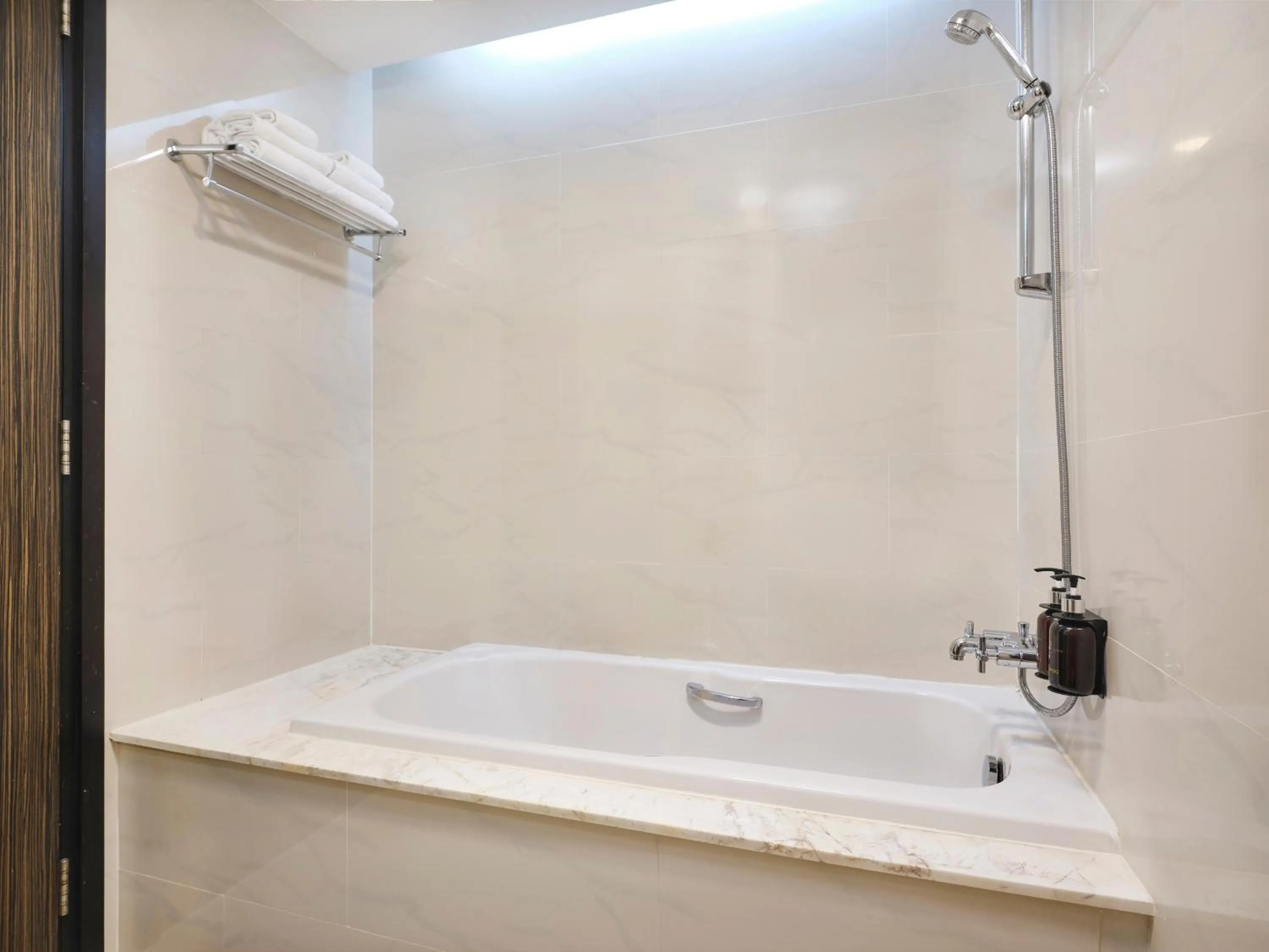 Bathroom in Bong Sen Hotel Saigon