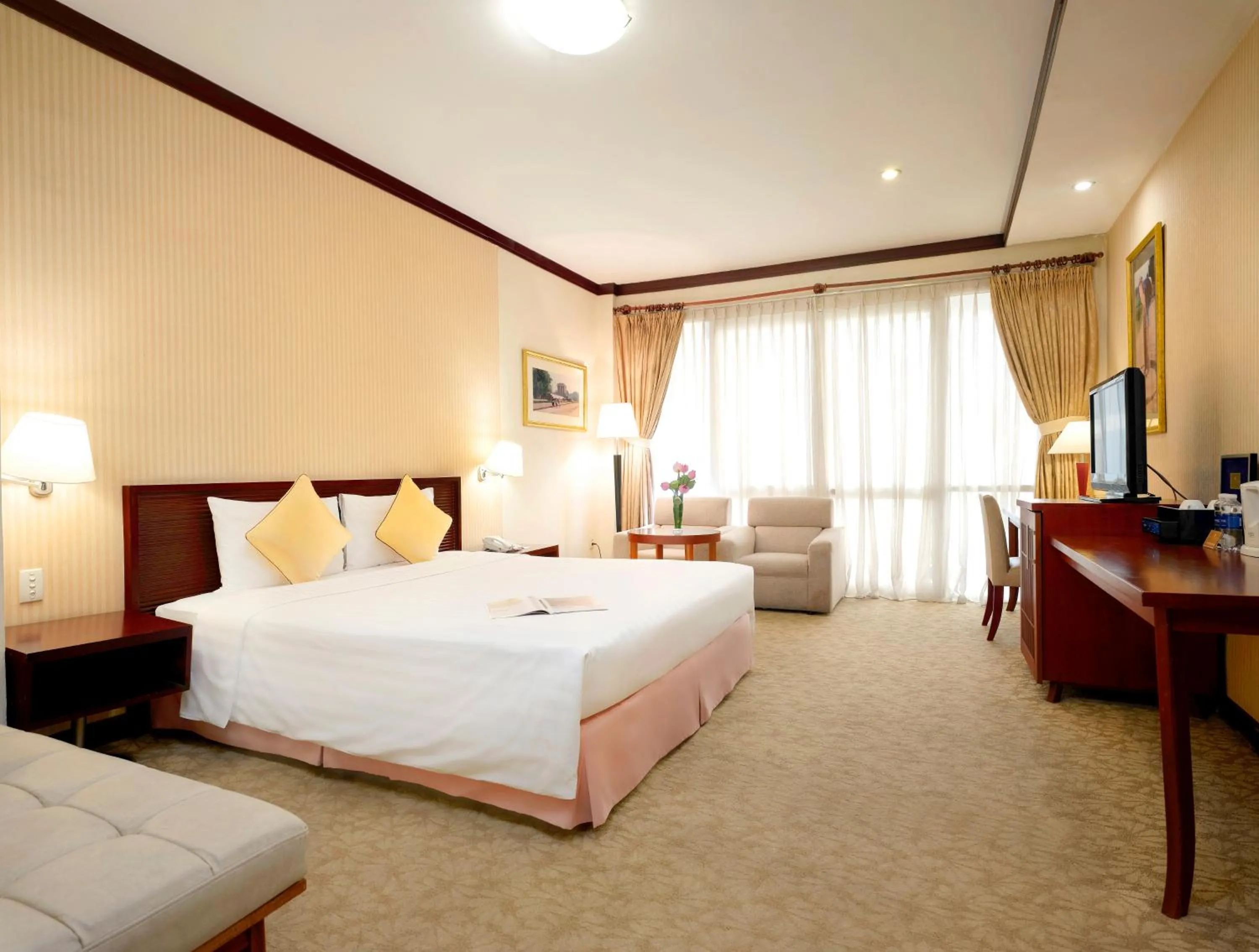 Bedroom, Bed in Bong Sen Hotel Saigon