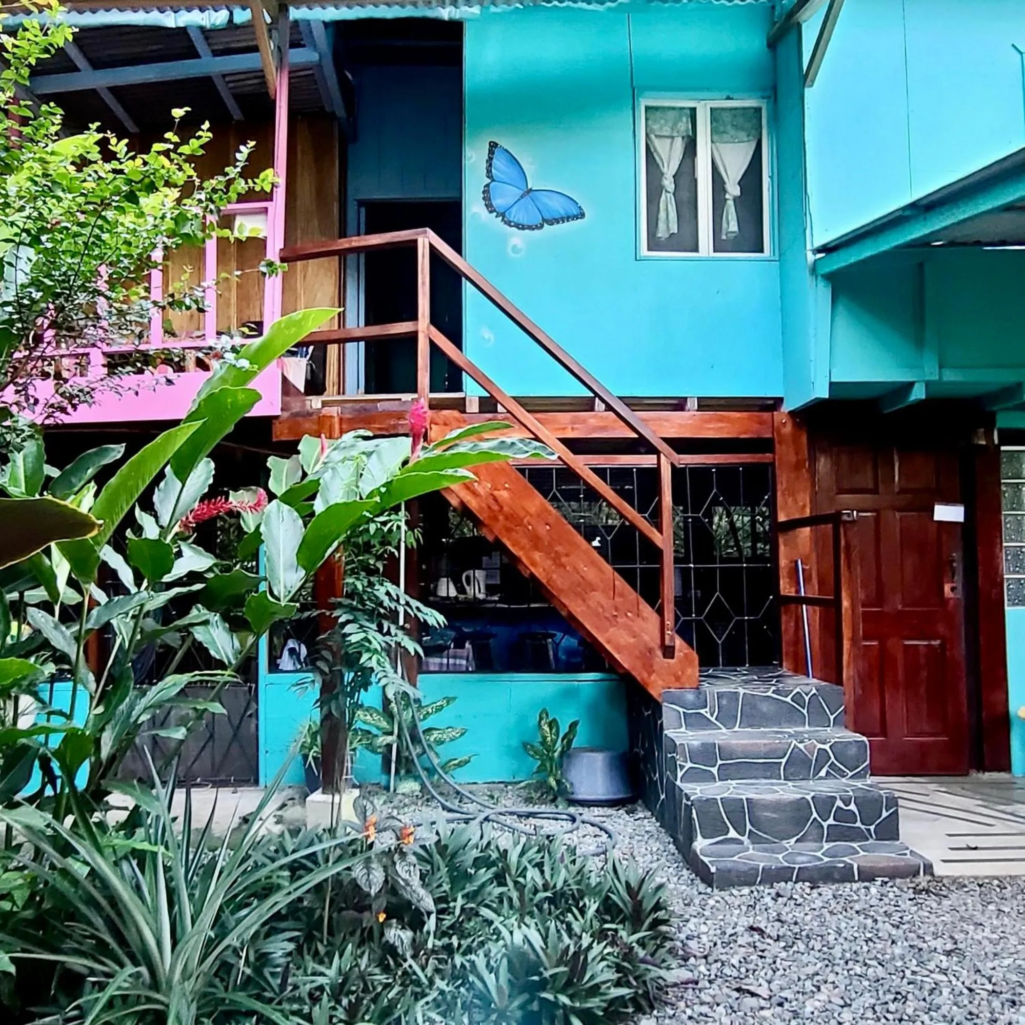 Hidden Jungle Beach House