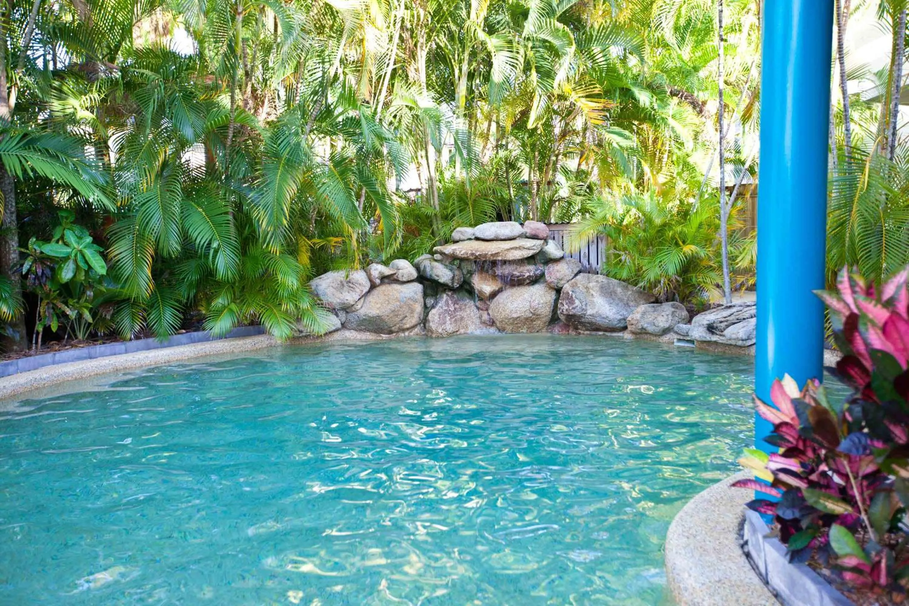 Swimming pool in Trinity Beach Pacific