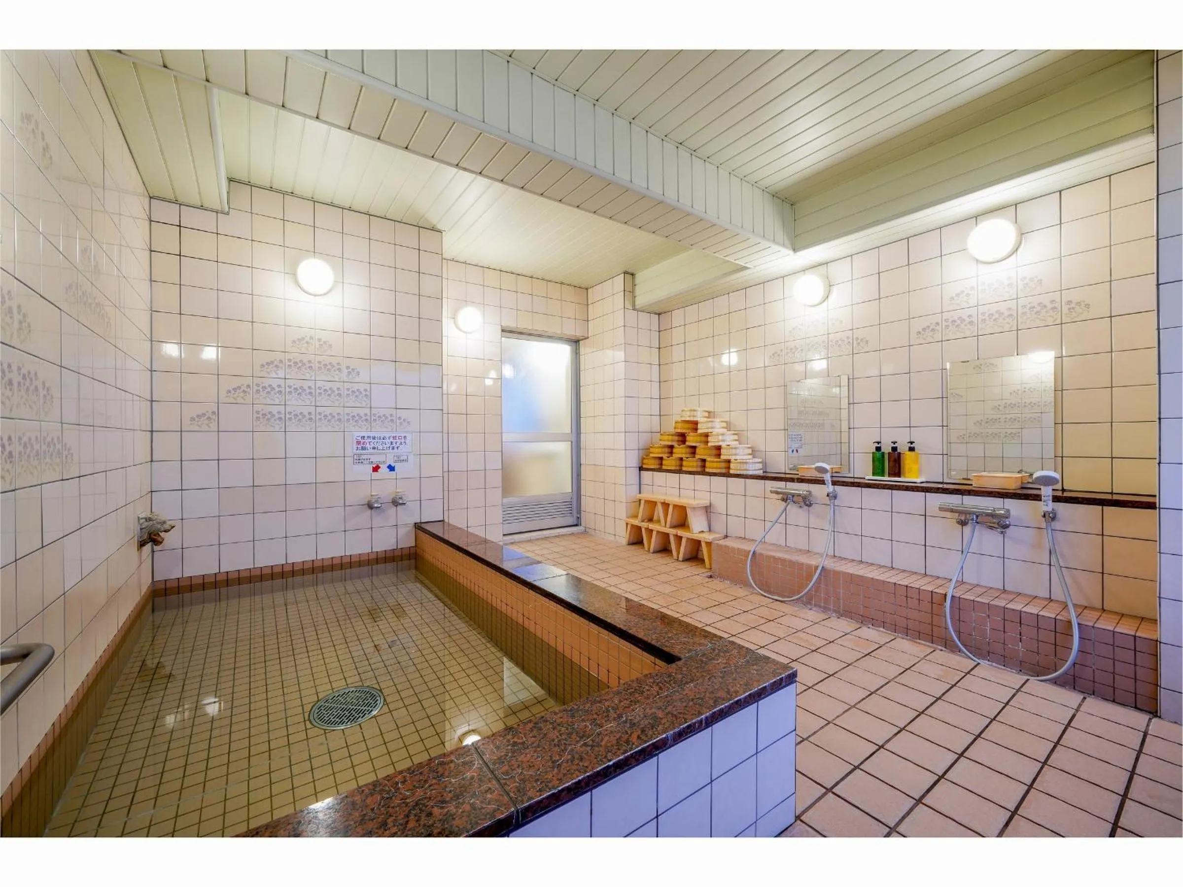 Public Bath in Ryokan Wakamiya