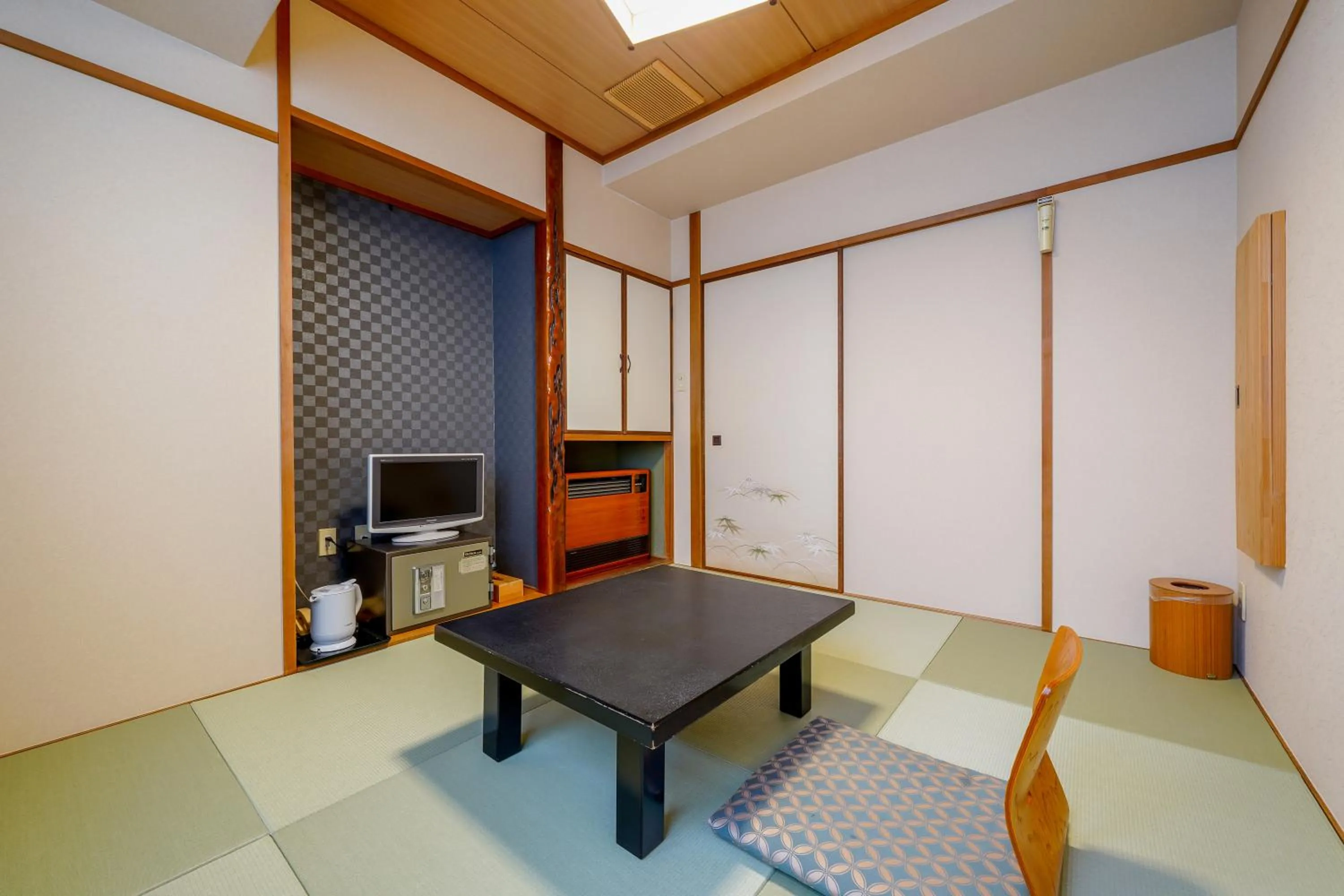 Photo of the whole room in Ryokan Wakamiya