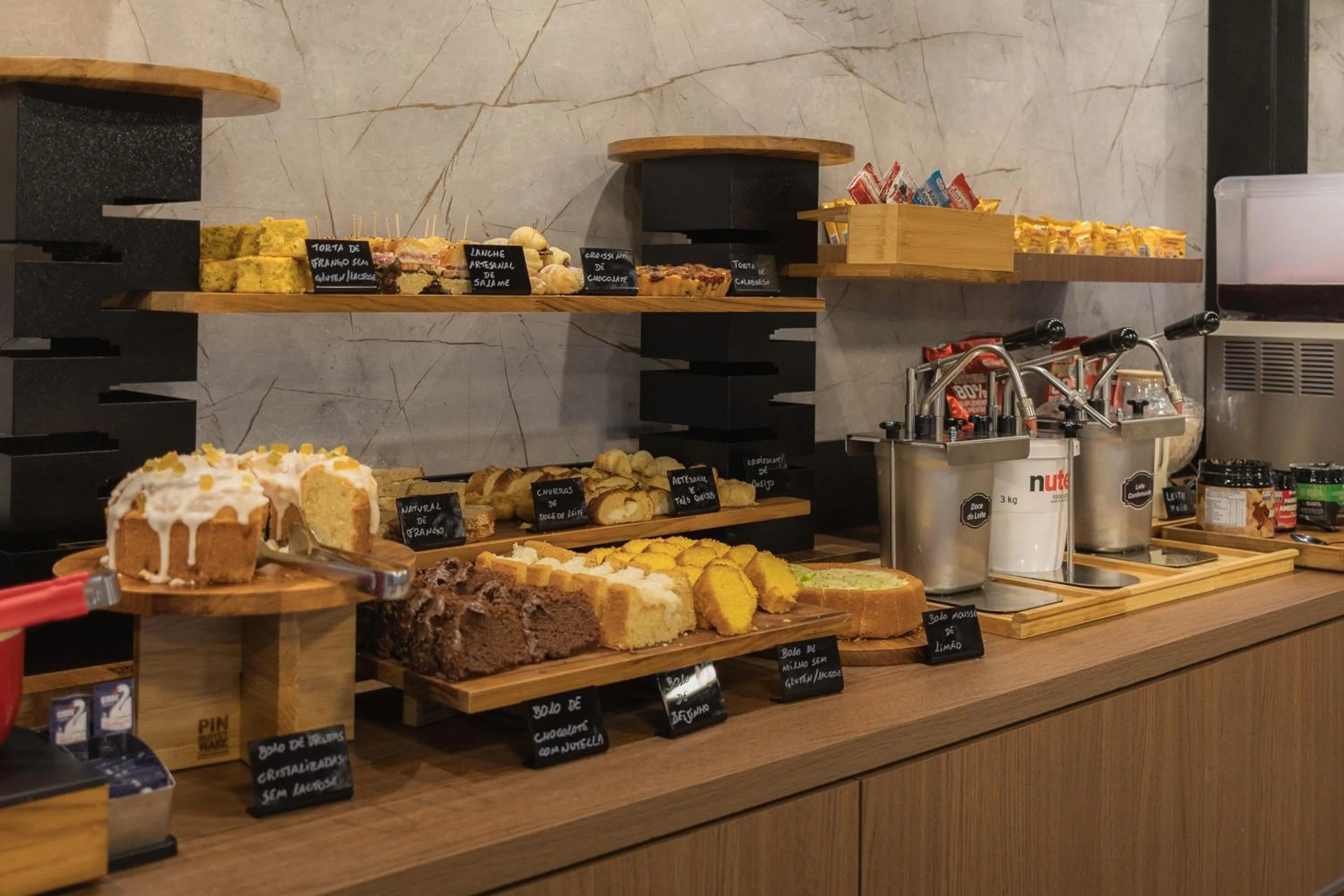 Breakfast in Pousada Du Valle