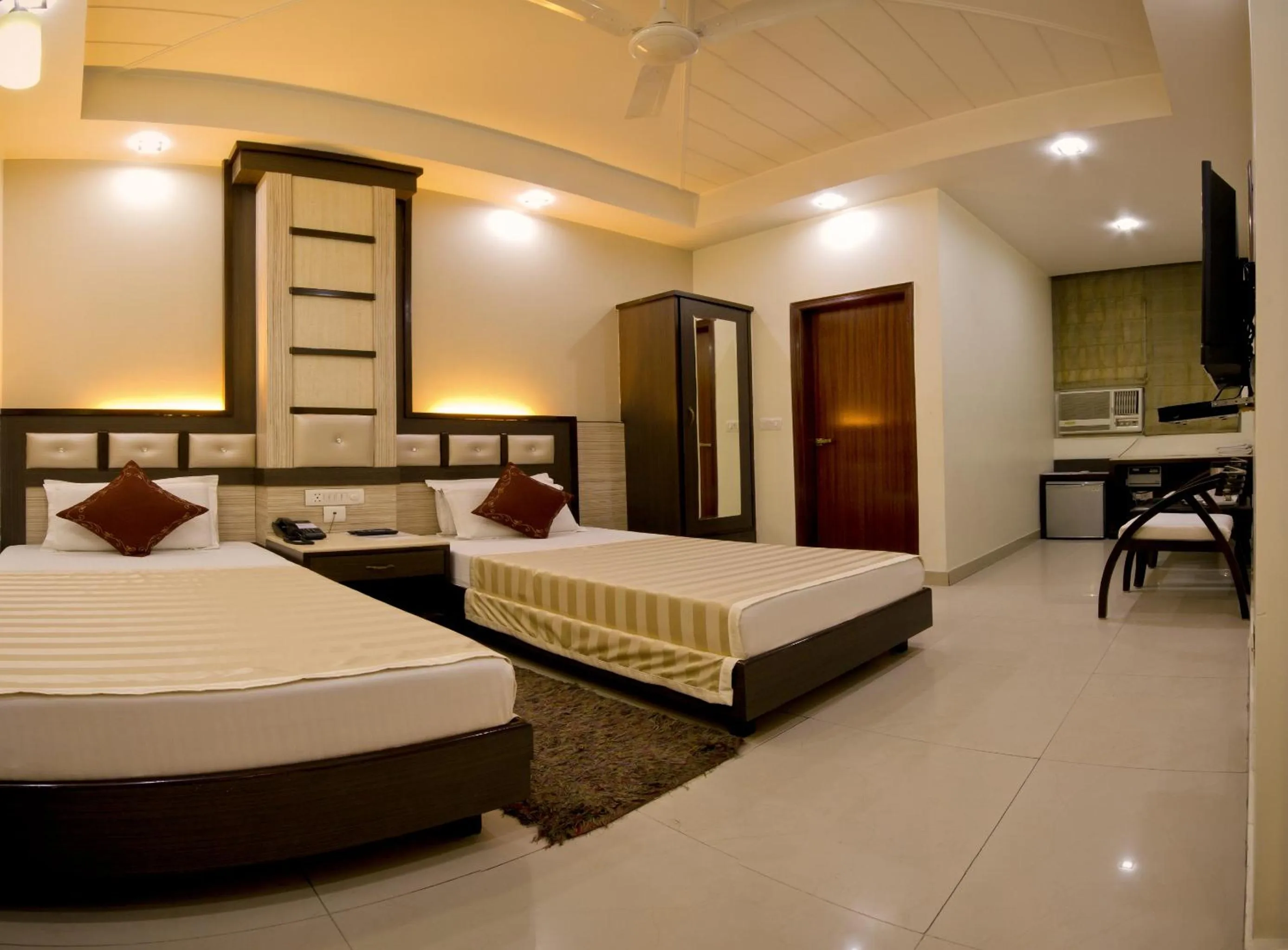Bedroom, Bed in Hotel Aster Inn New Delhi