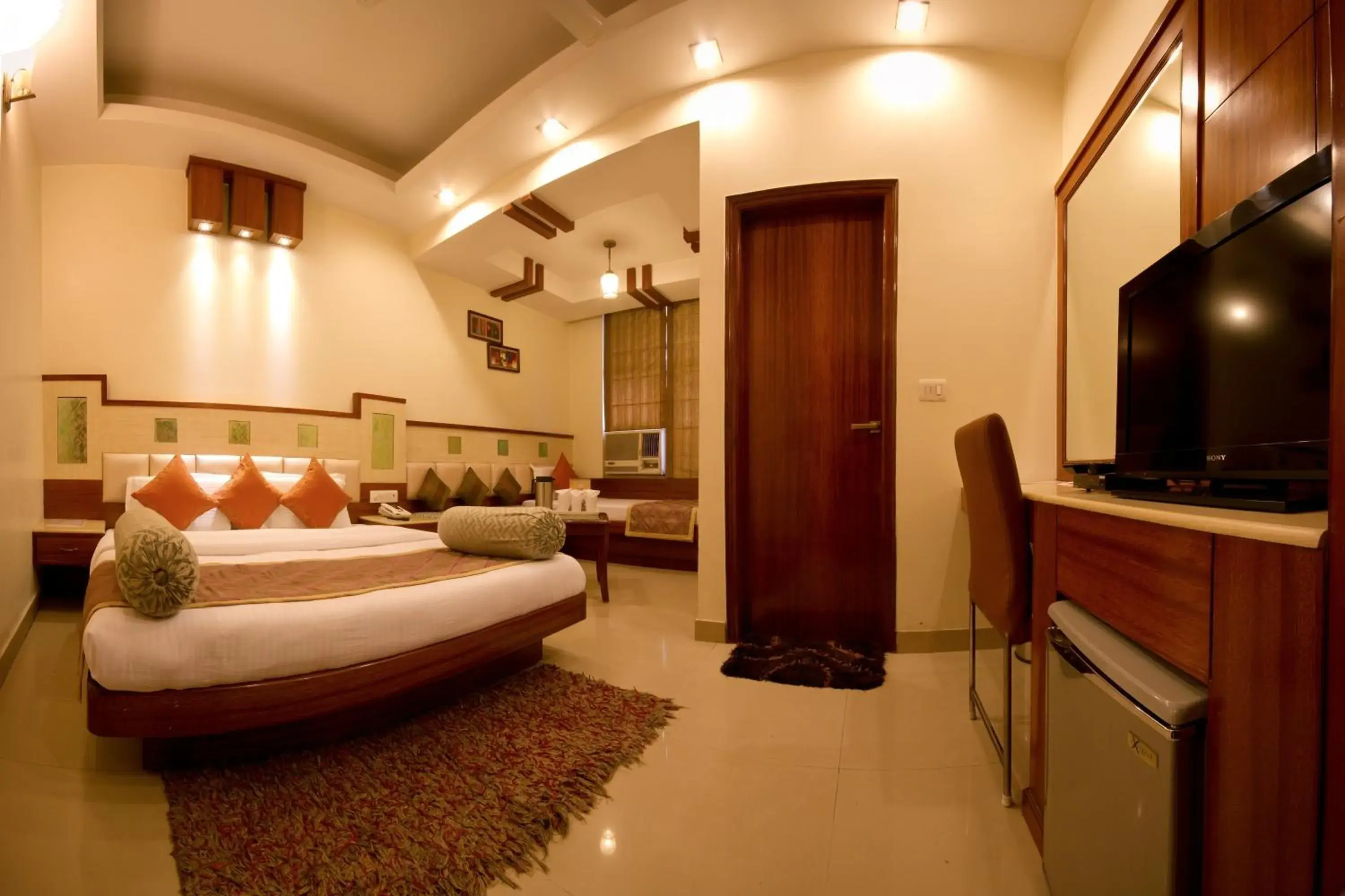 Comfort Triple Room with Shower in Hotel Aster Inn New Delhi Comfort Triple Room with Shower in Hotel Aster Inn New Delhi