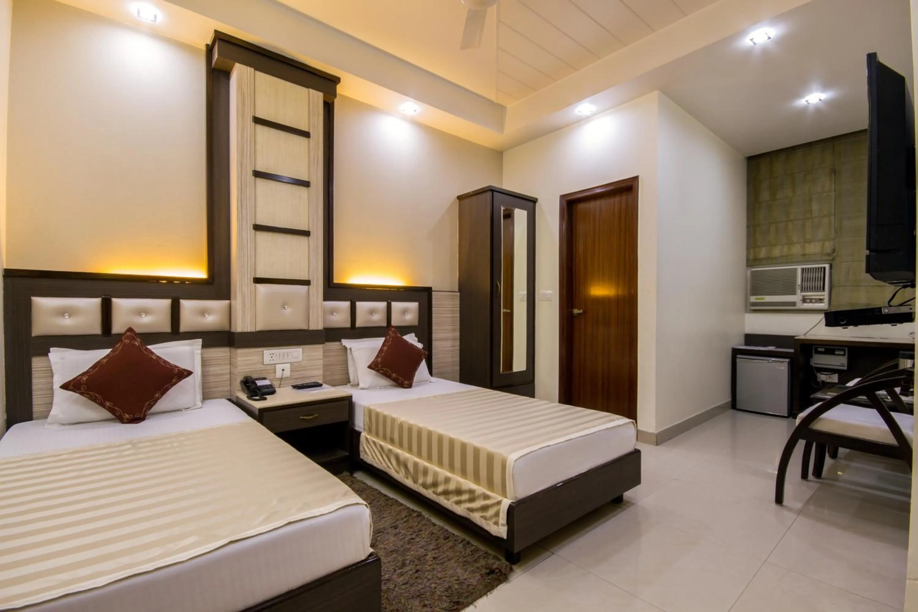 Bedroom, Bed in Hotel Aster Inn New Delhi