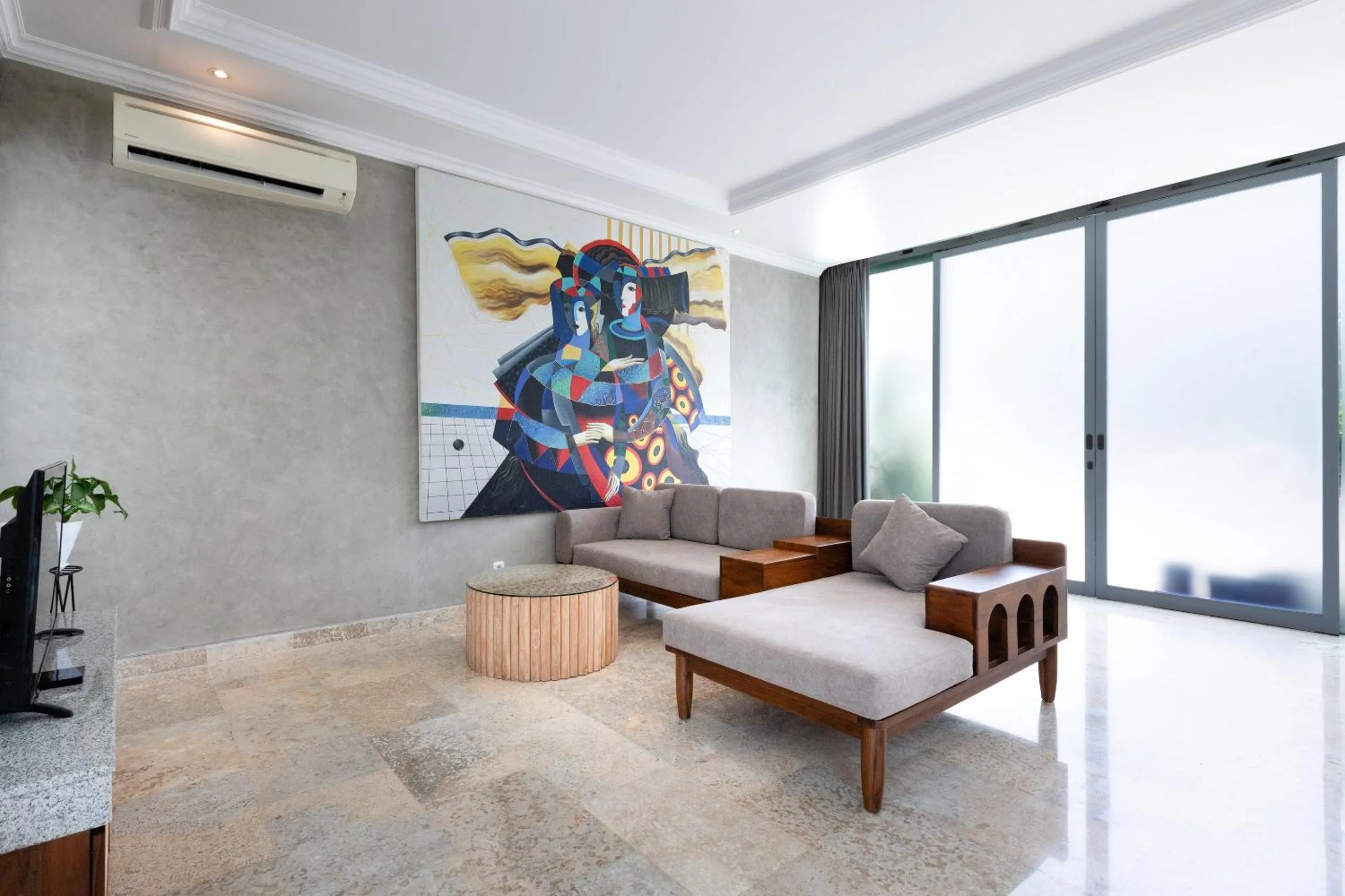 TV and multimedia in Nunamkhalu Private Villa and Spa