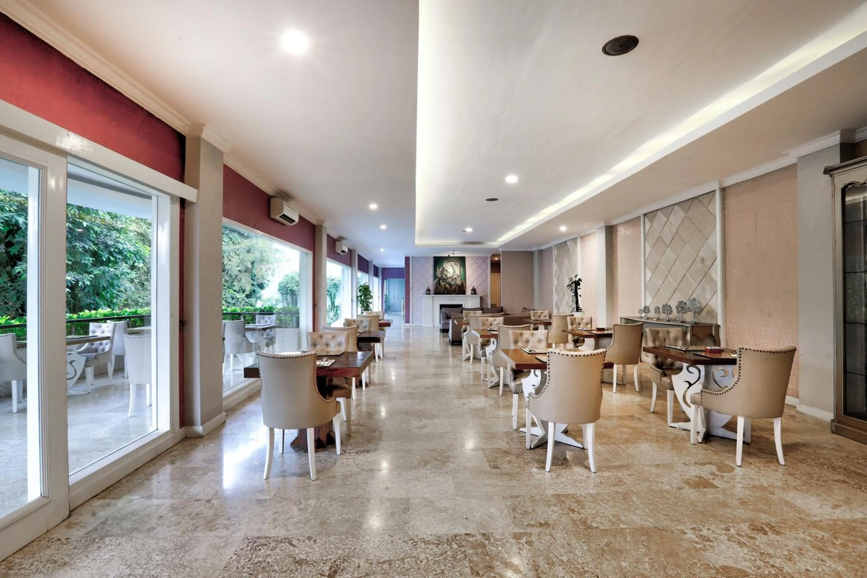 Restaurant/places to eat in Nunamkhalu Private Villa and Spa