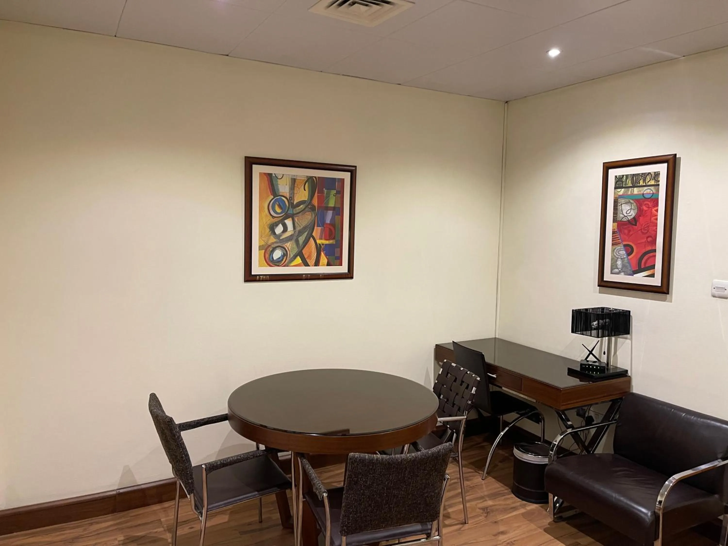 Downtown Plaza Hotel Apartment Pet Friendly