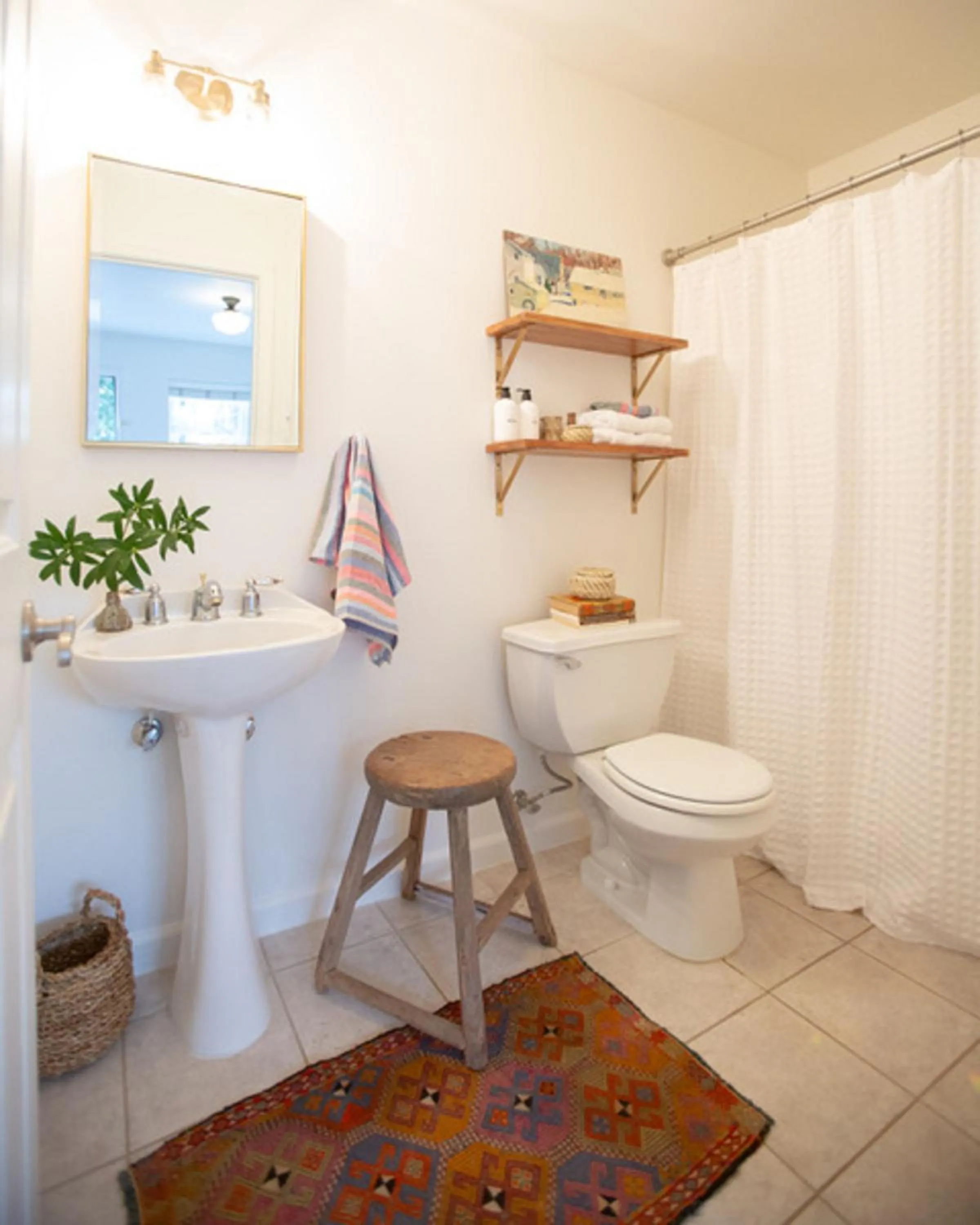 Bathroom in RubyJune Inn