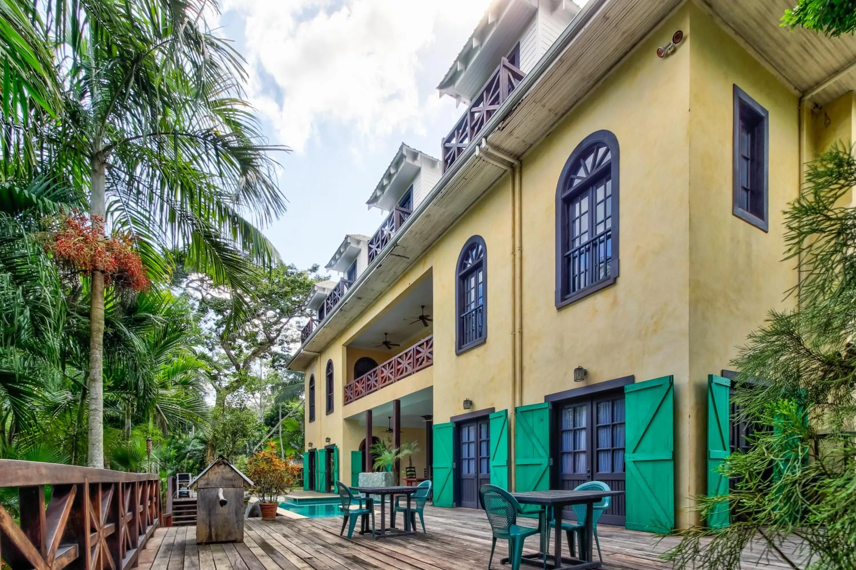 Toucan Suite @ Mahogany Hall