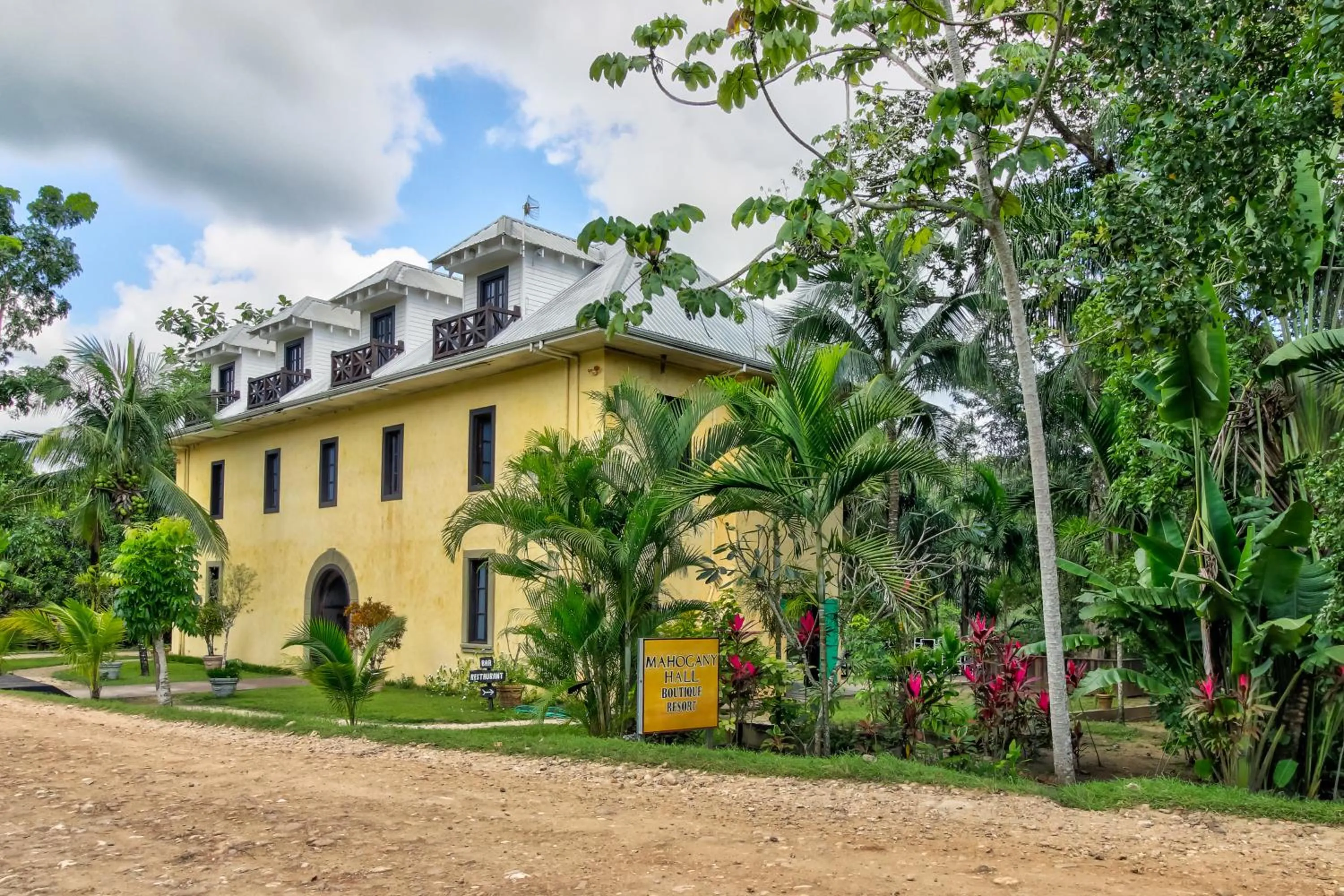 Toucan Suite @ Mahogany Hall