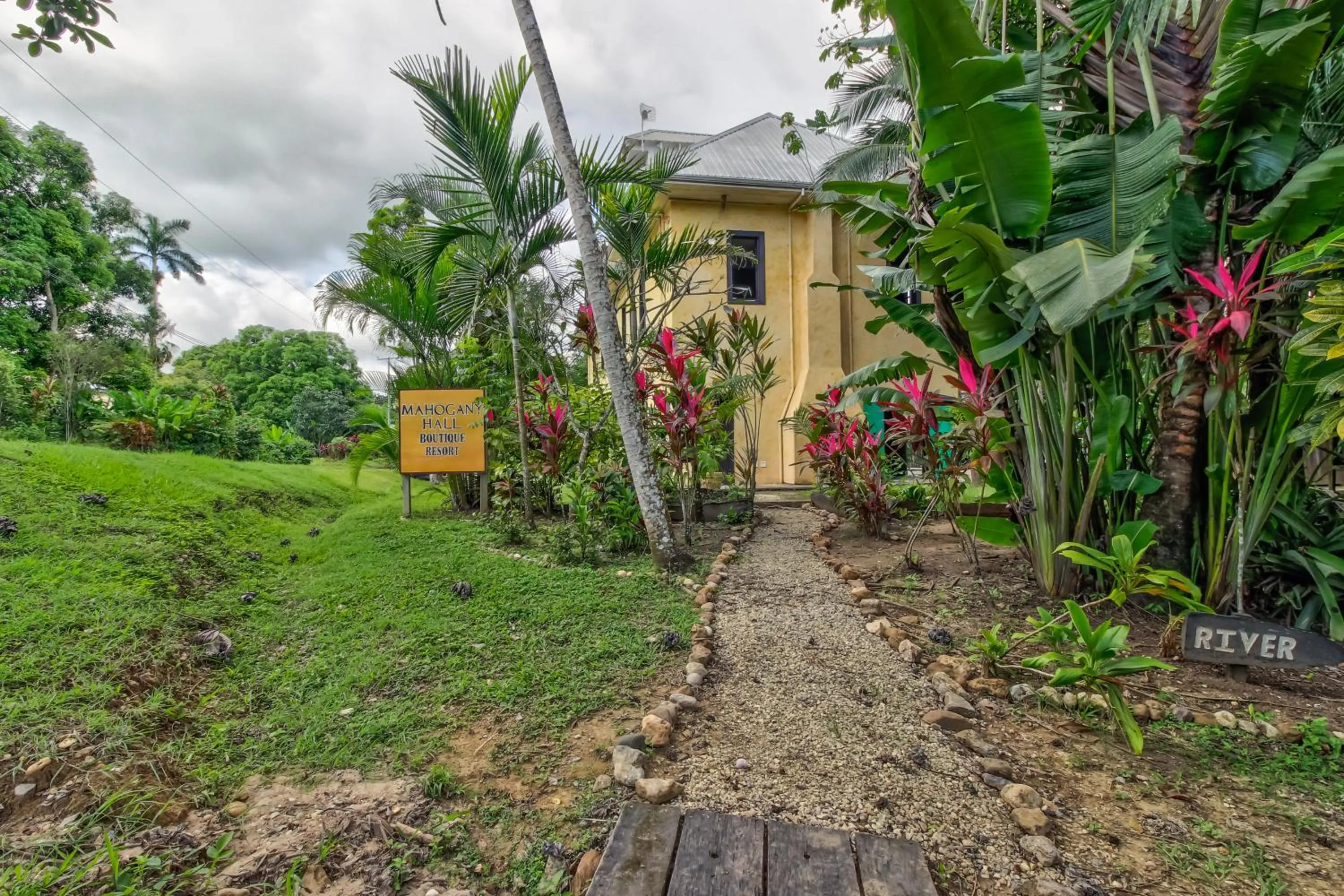 Toucan Suite @ Mahogany Hall