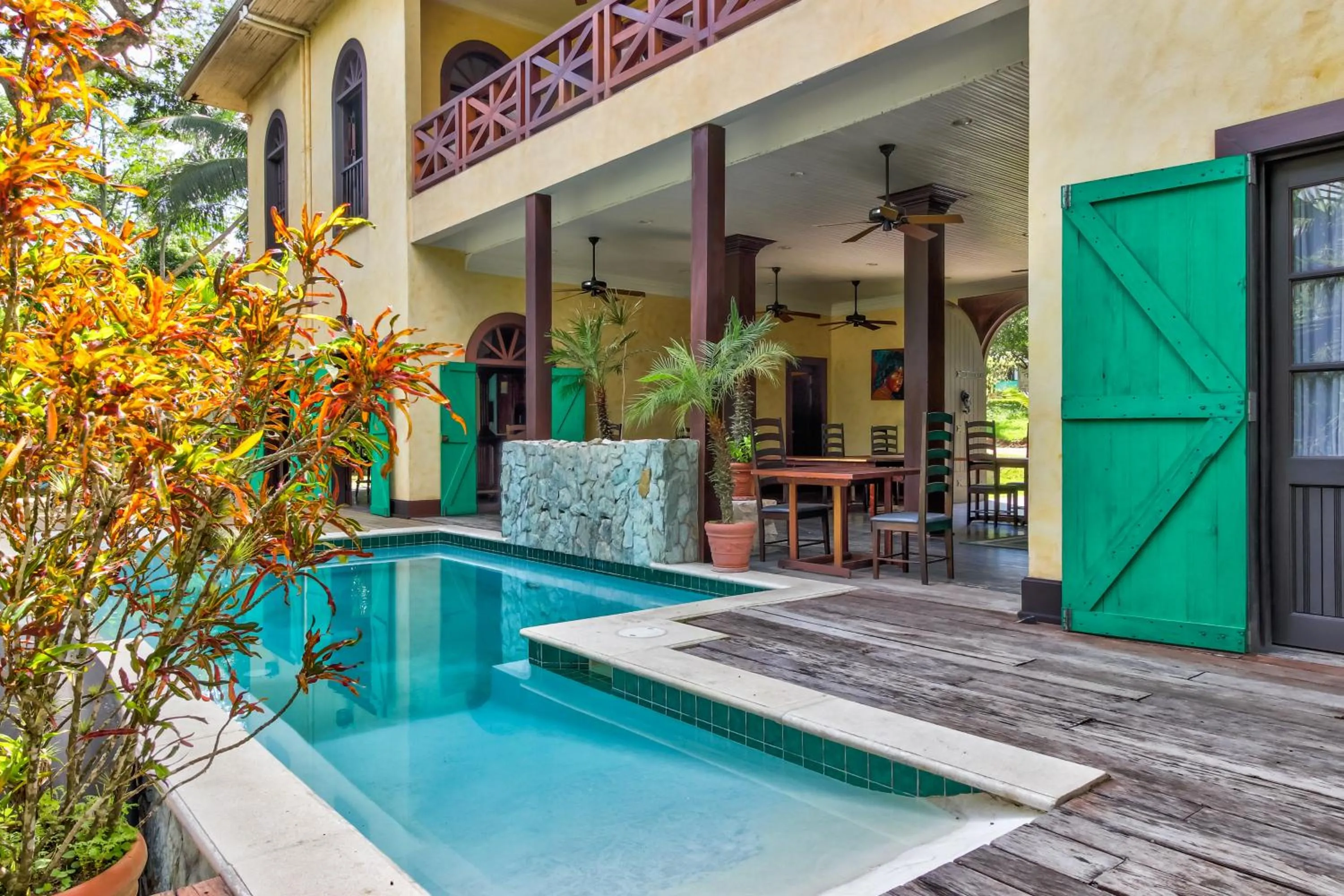 Toucan Suite @ Mahogany Hall
