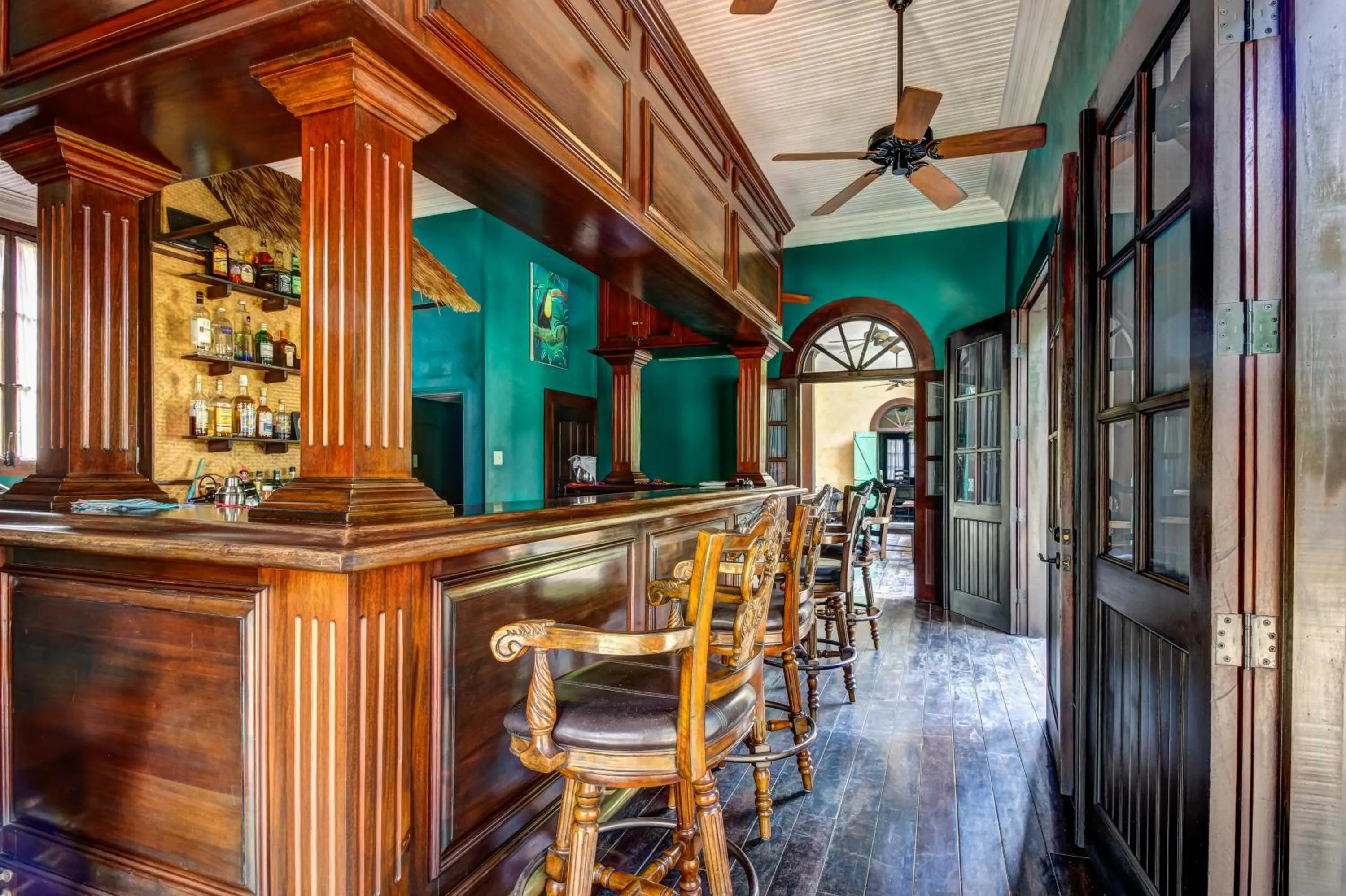 Toucan Suite @ Mahogany Hall