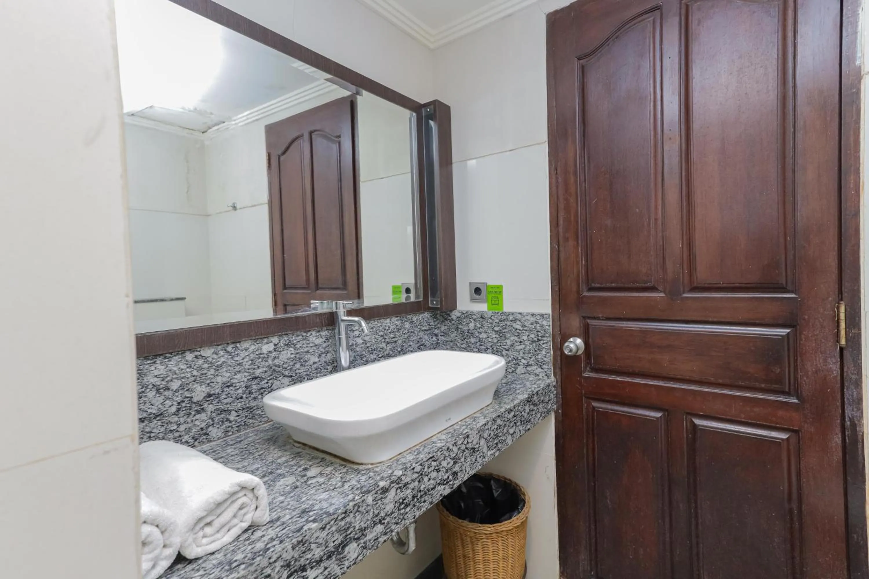 Bathroom in Urbanview Hotel Taman Suci Denpasar Bali