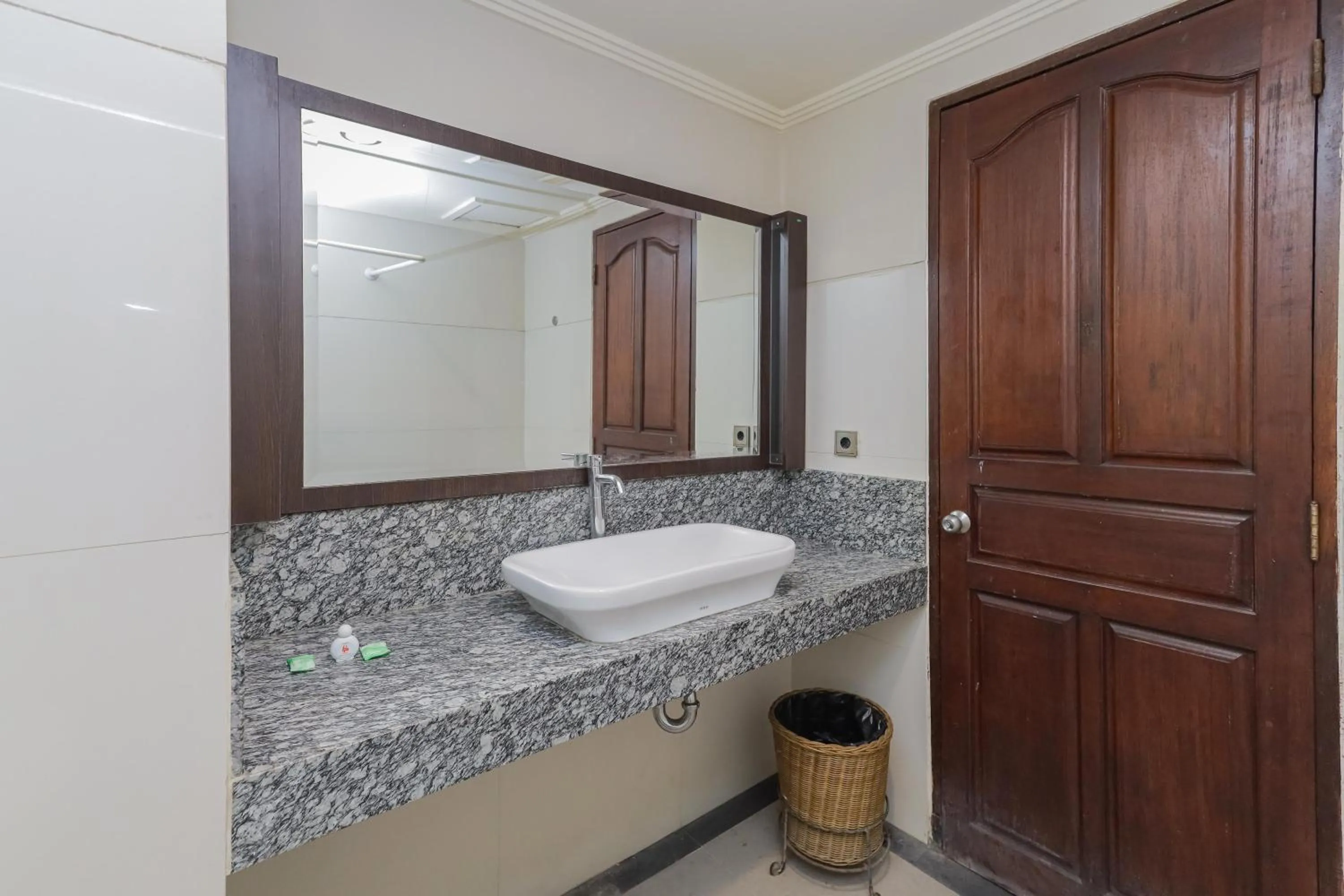 Bathroom in Urbanview Hotel Taman Suci Denpasar Bali