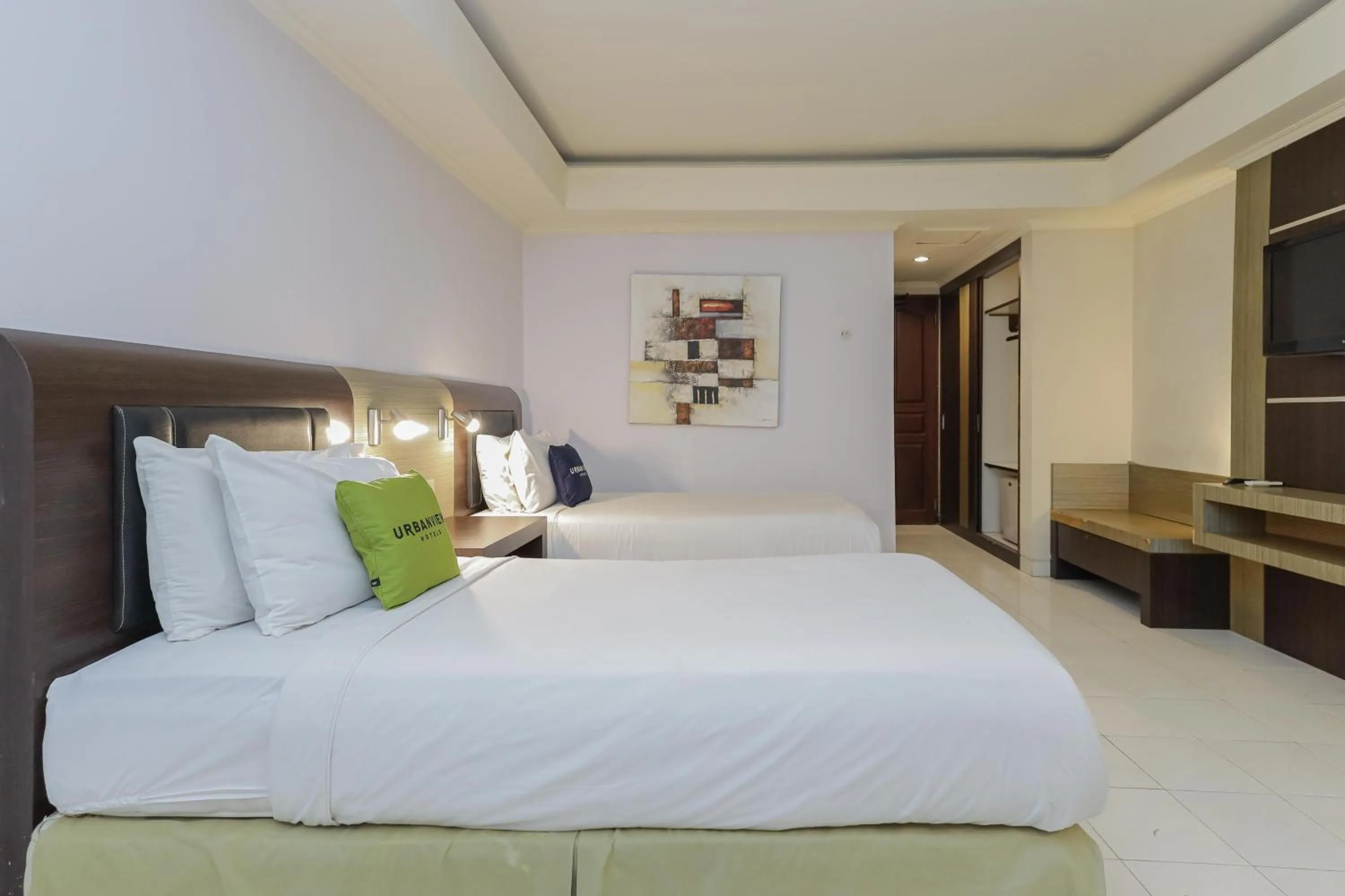 Bedroom, Bed in Urbanview Hotel Taman Suci Denpasar Bali