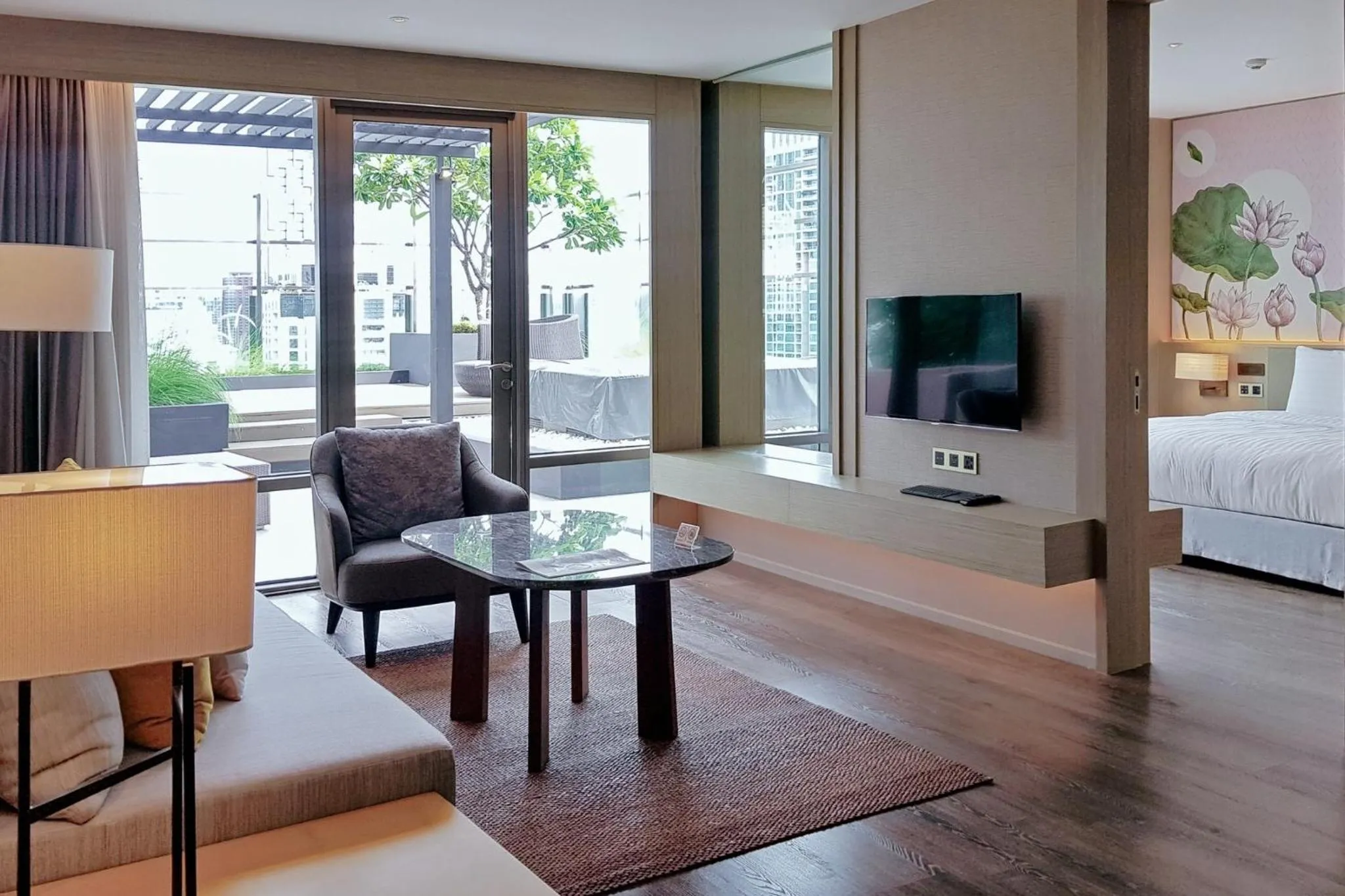 Living room, Bed in Sivatel Bangkok Hotel