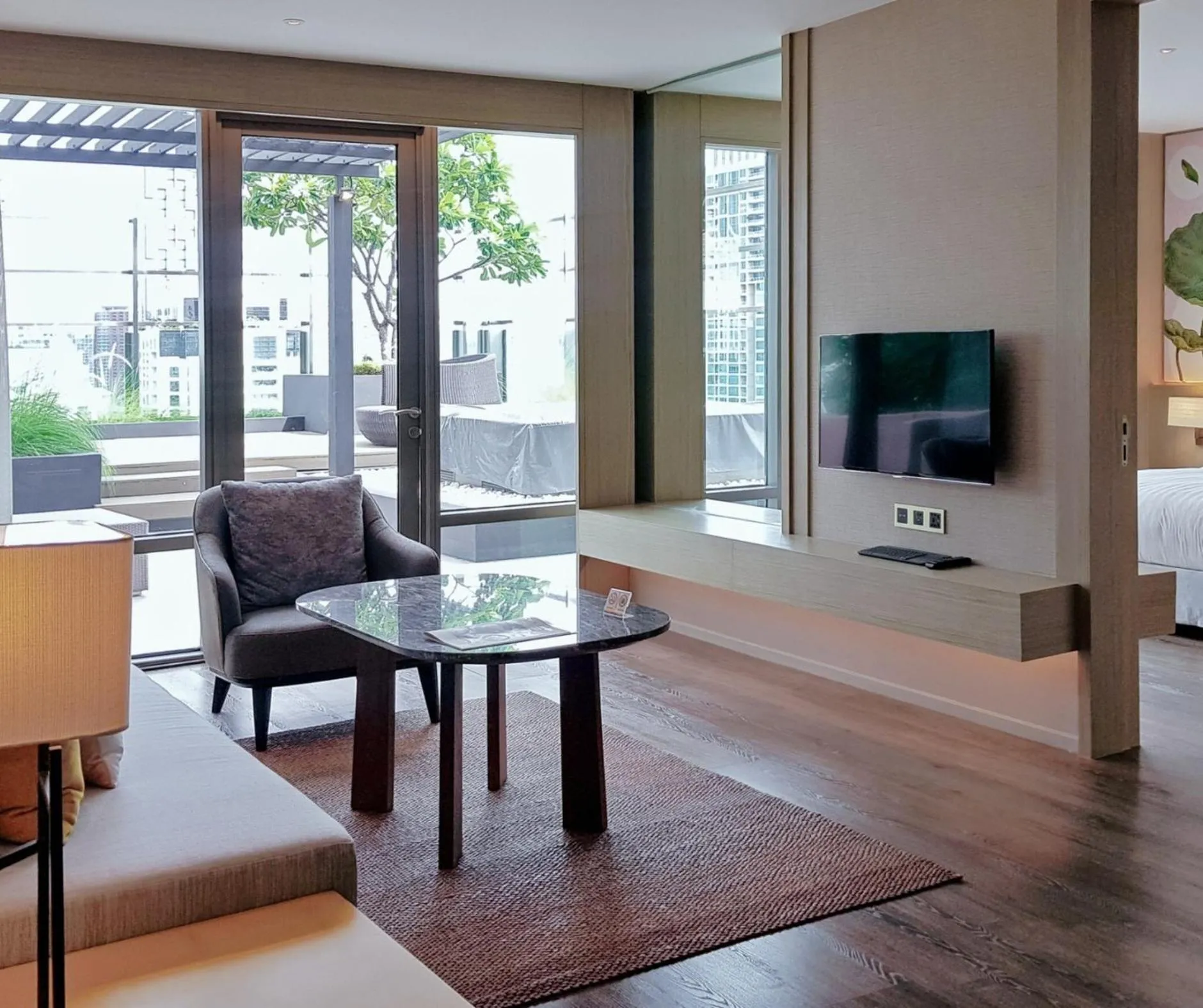 Living room in Sivatel Bangkok Hotel