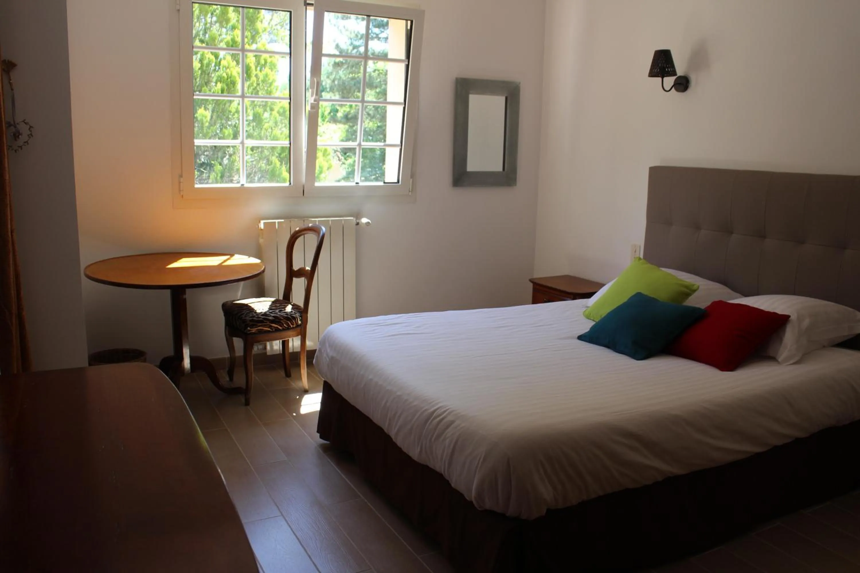 Bed in LE CHÊNE ET L'EAU