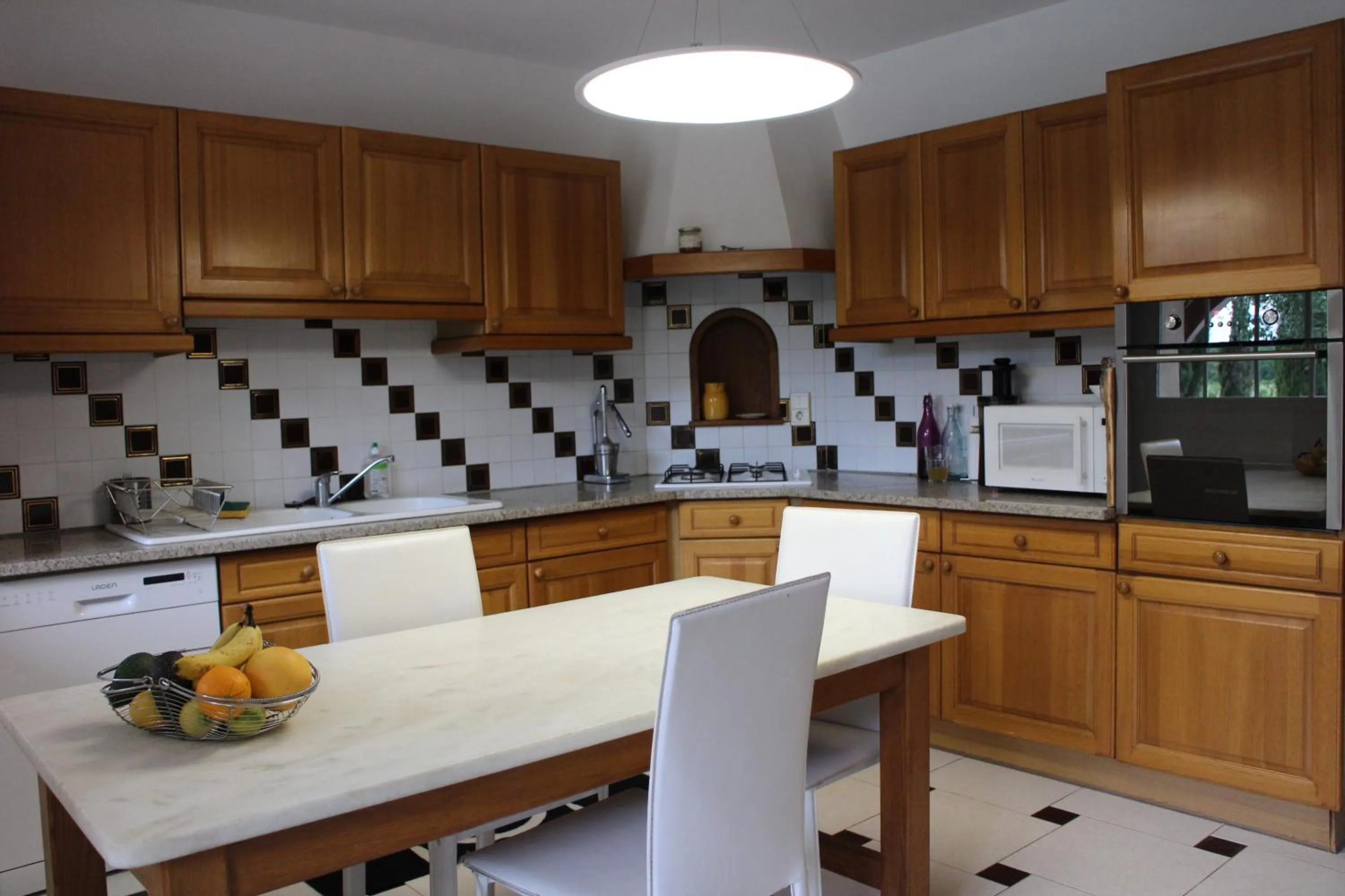 Dining area in LE CHÊNE ET L'EAU