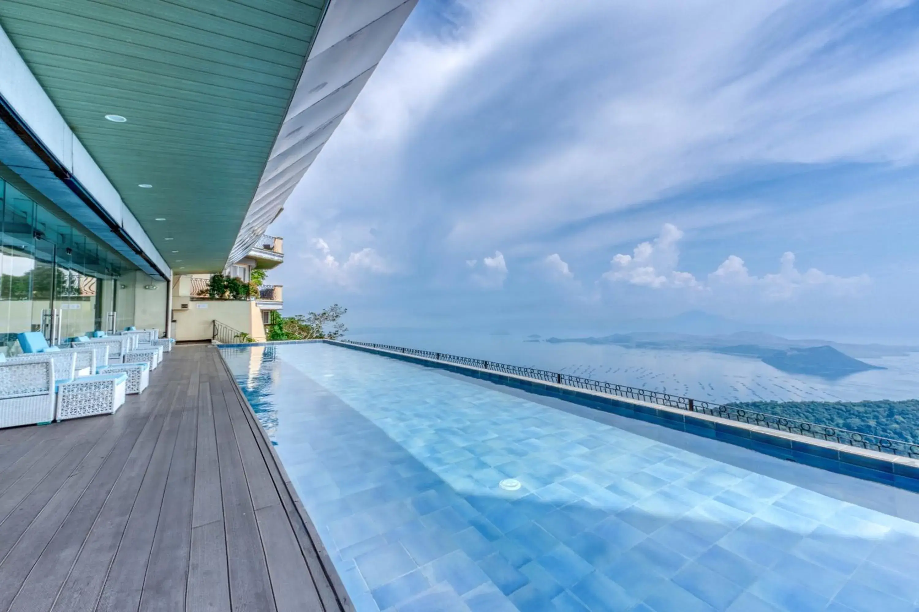 Swimming pool in The Lake Hotel Tagaytay Swimming pool in The Lake Hotel Tagaytay