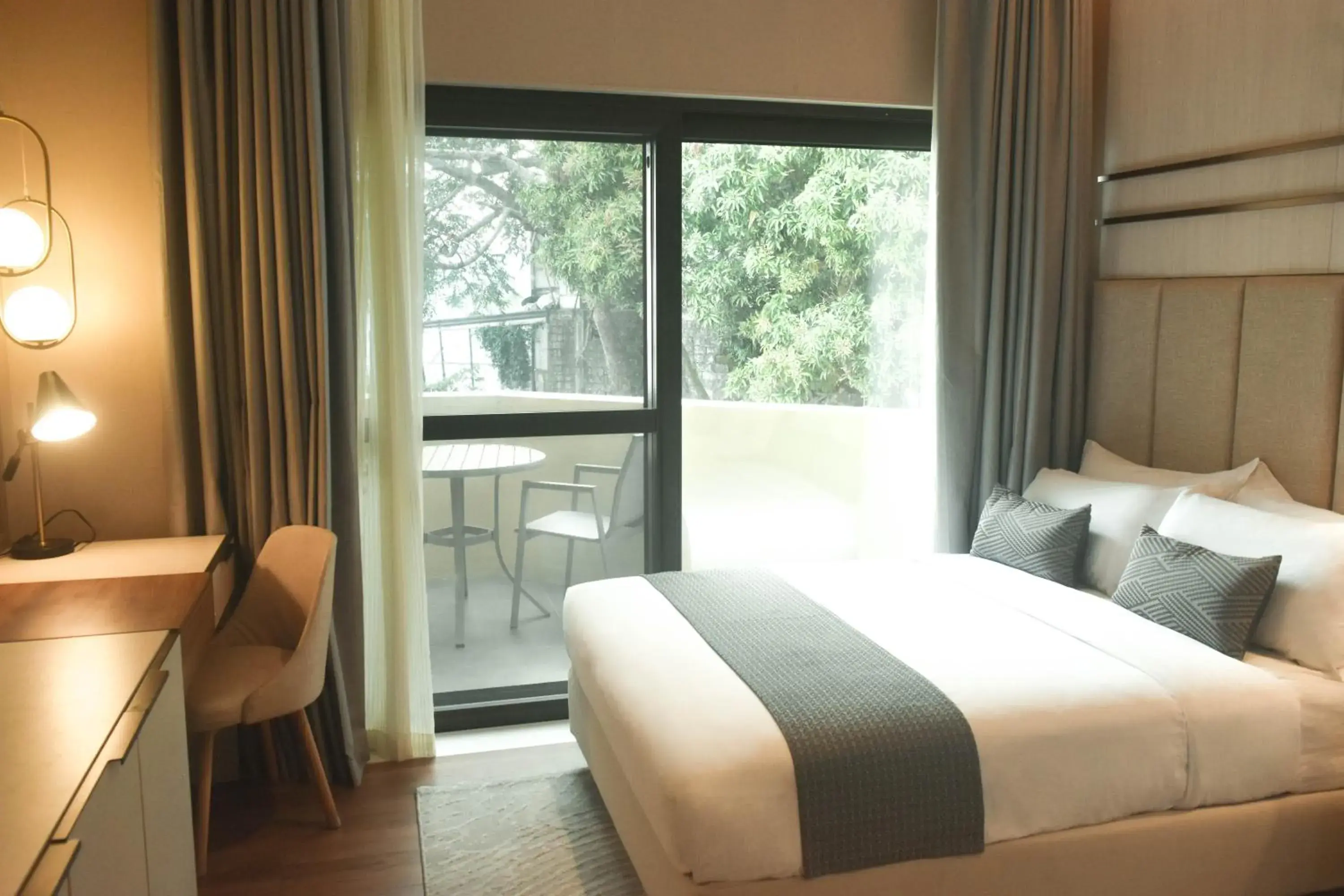 Bed in The Lake Hotel Tagaytay Bed in The Lake Hotel Tagaytay