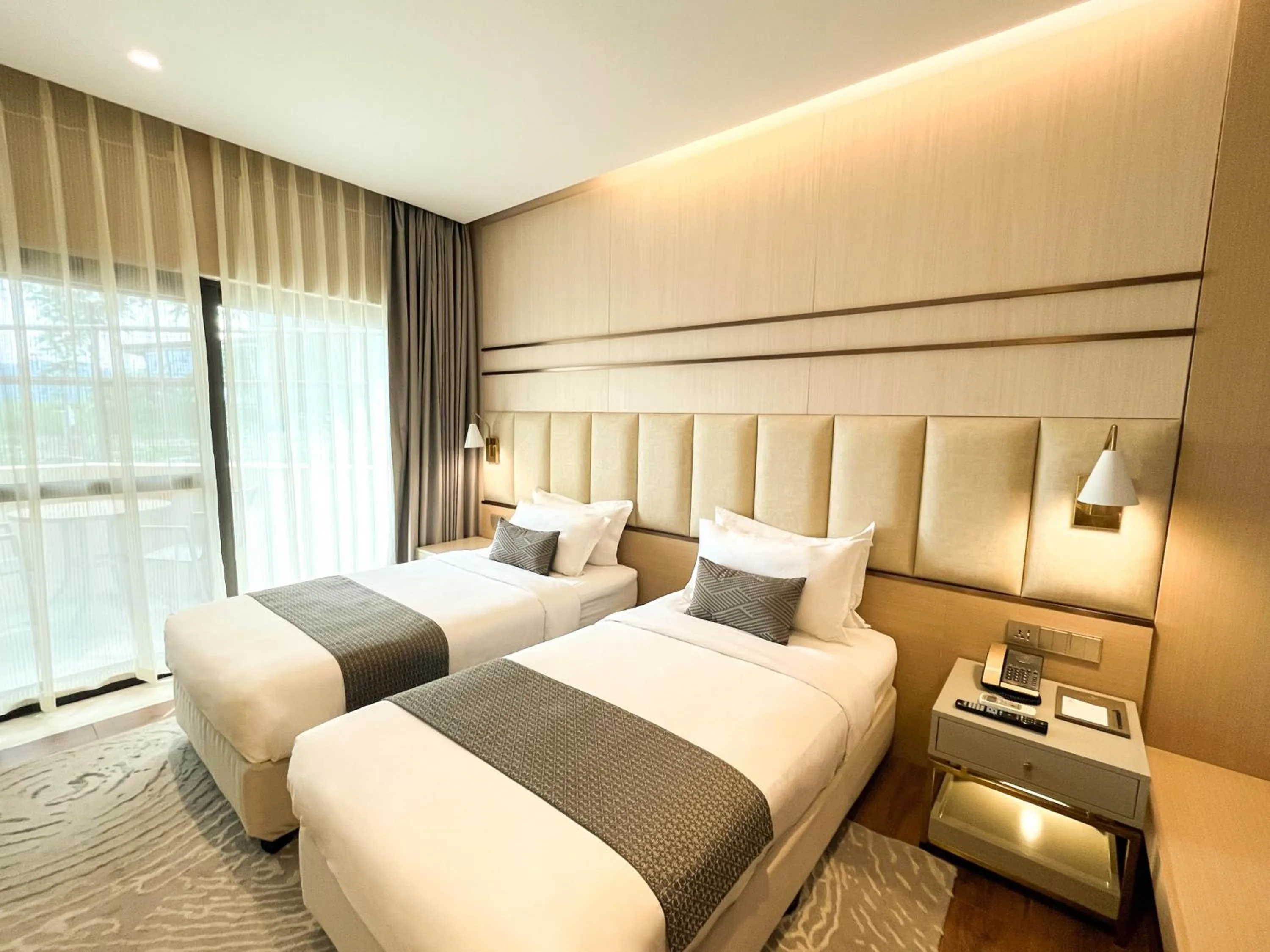 Bed in The Lake Hotel Tagaytay