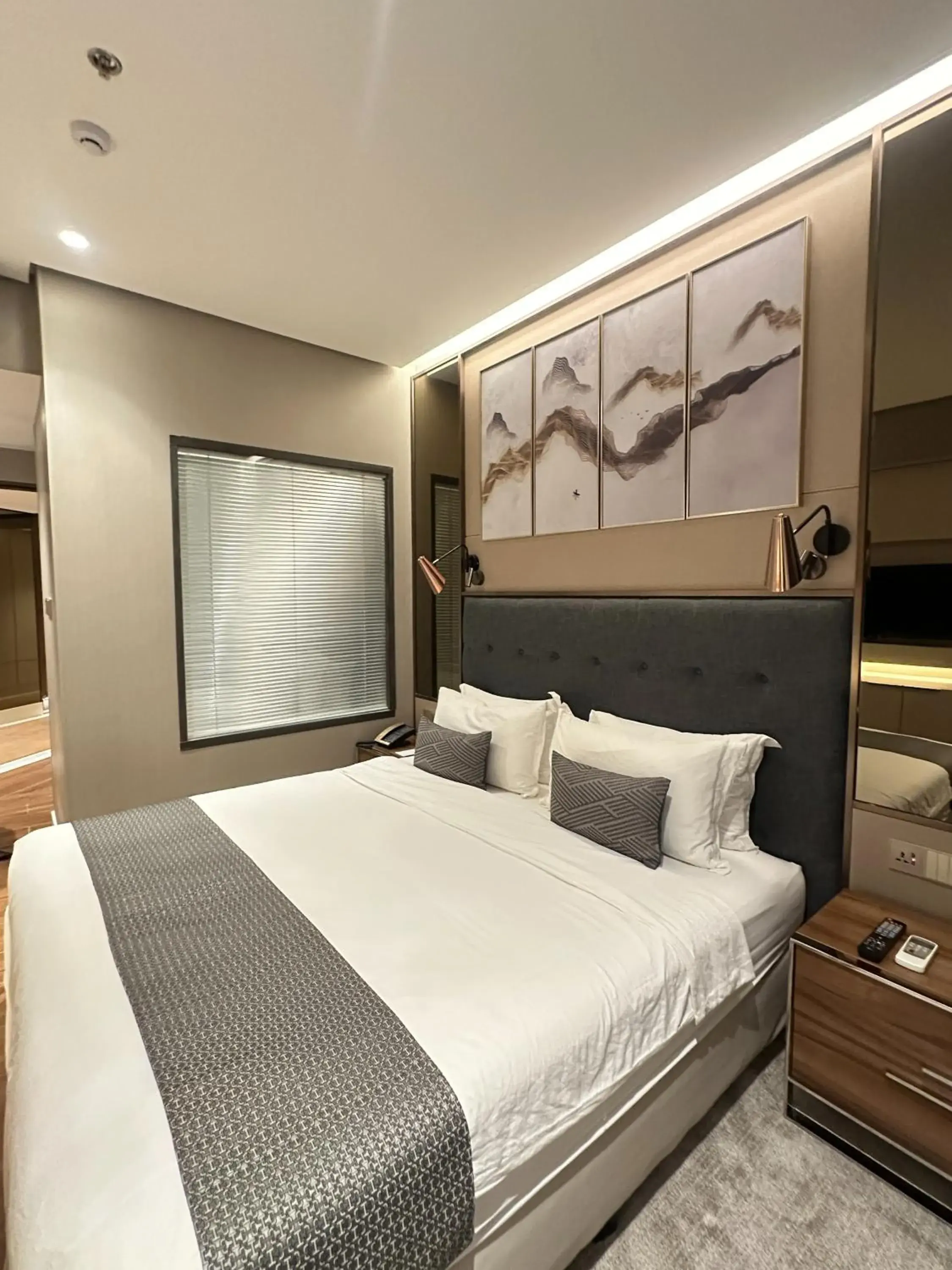 Bed in The Lake Hotel Tagaytay Bed in The Lake Hotel Tagaytay