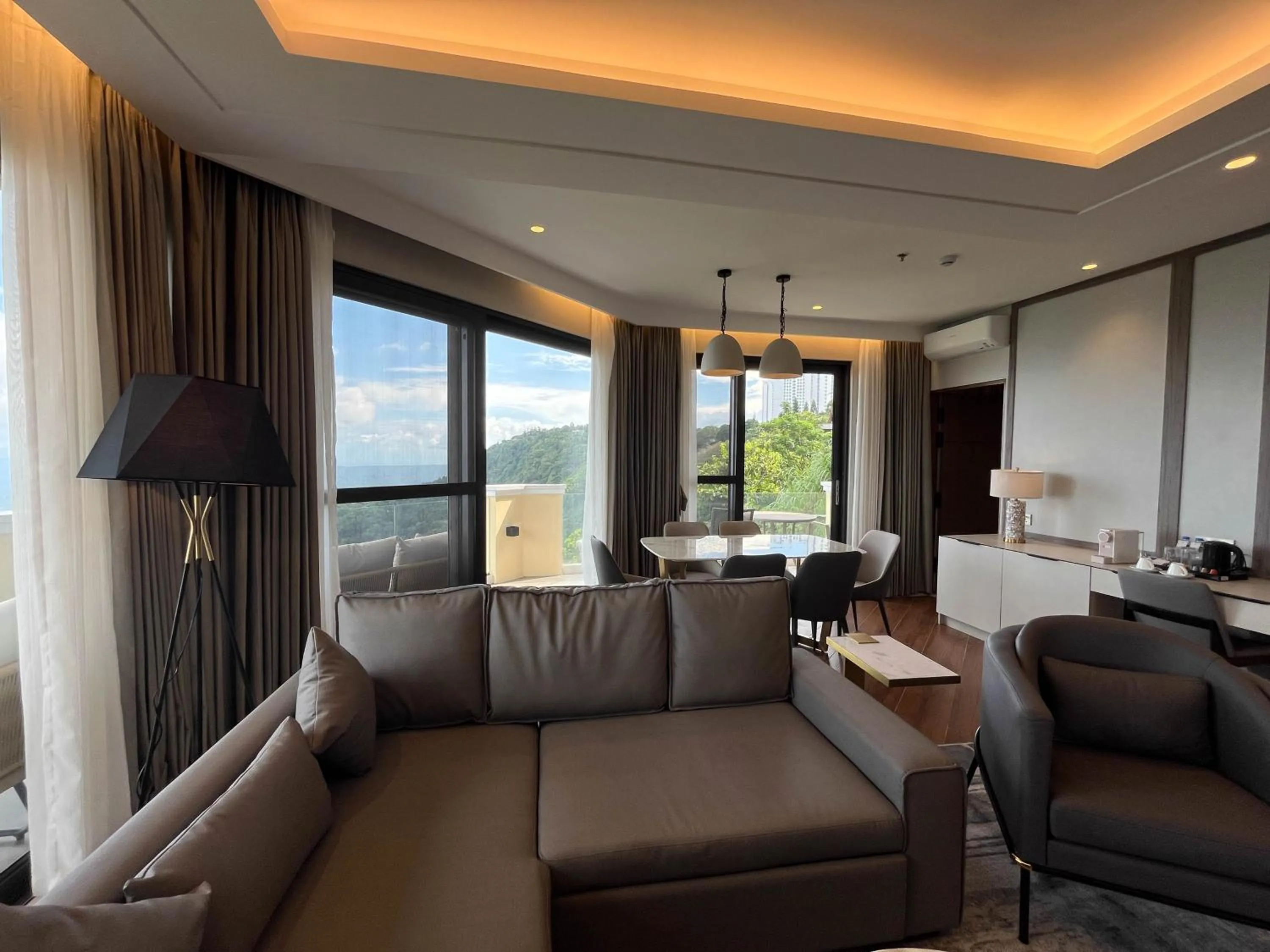 The Lake Hotel Tagaytay