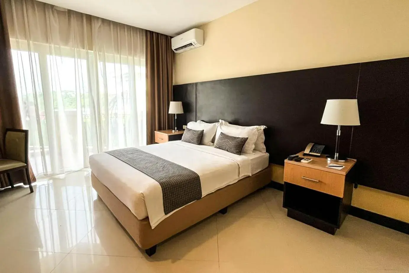 Bedroom, Bed in The Lake Hotel Tagaytay Bedroom, Bed in The Lake Hotel Tagaytay