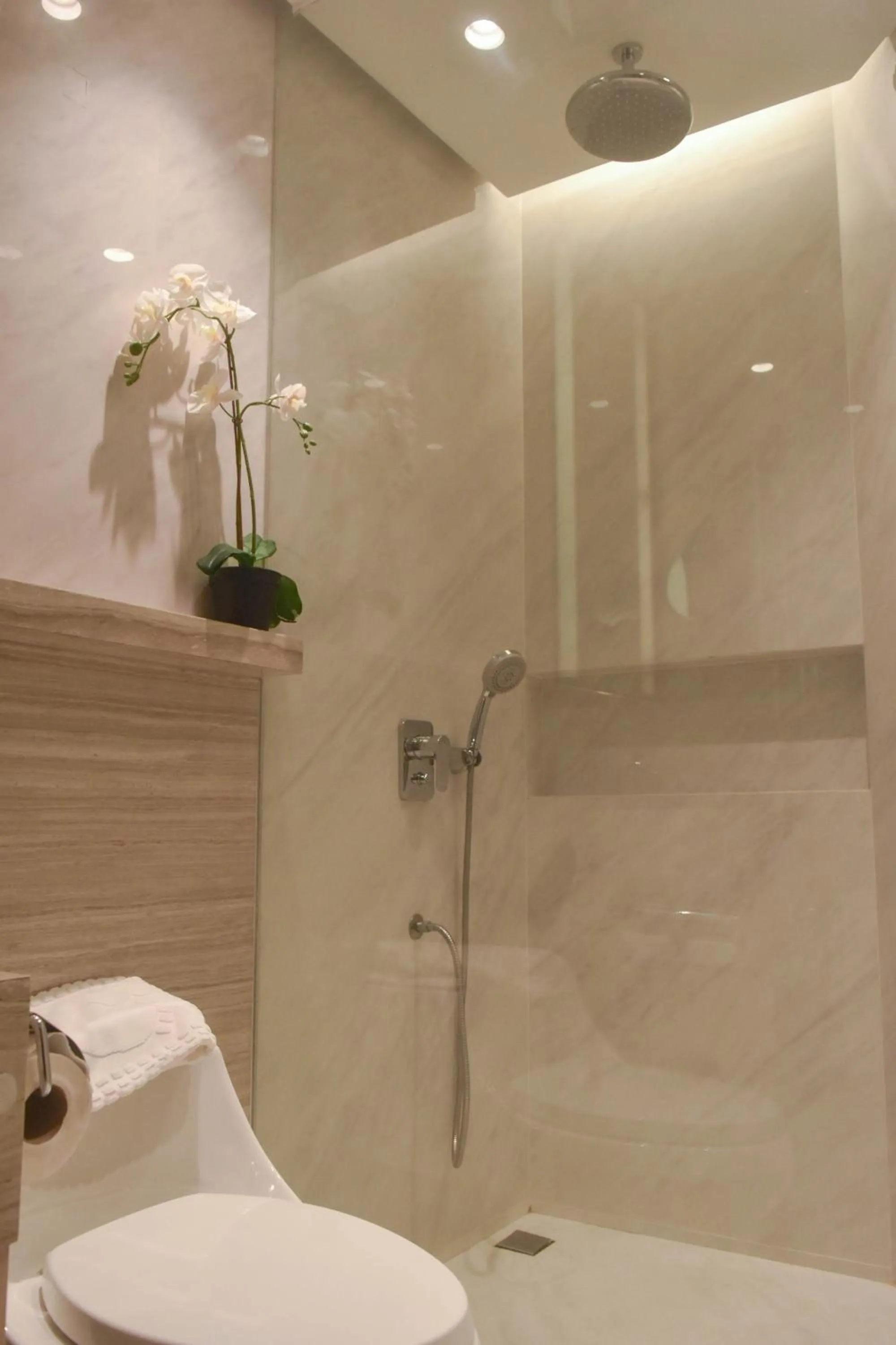 The Lake Hotel Tagaytay