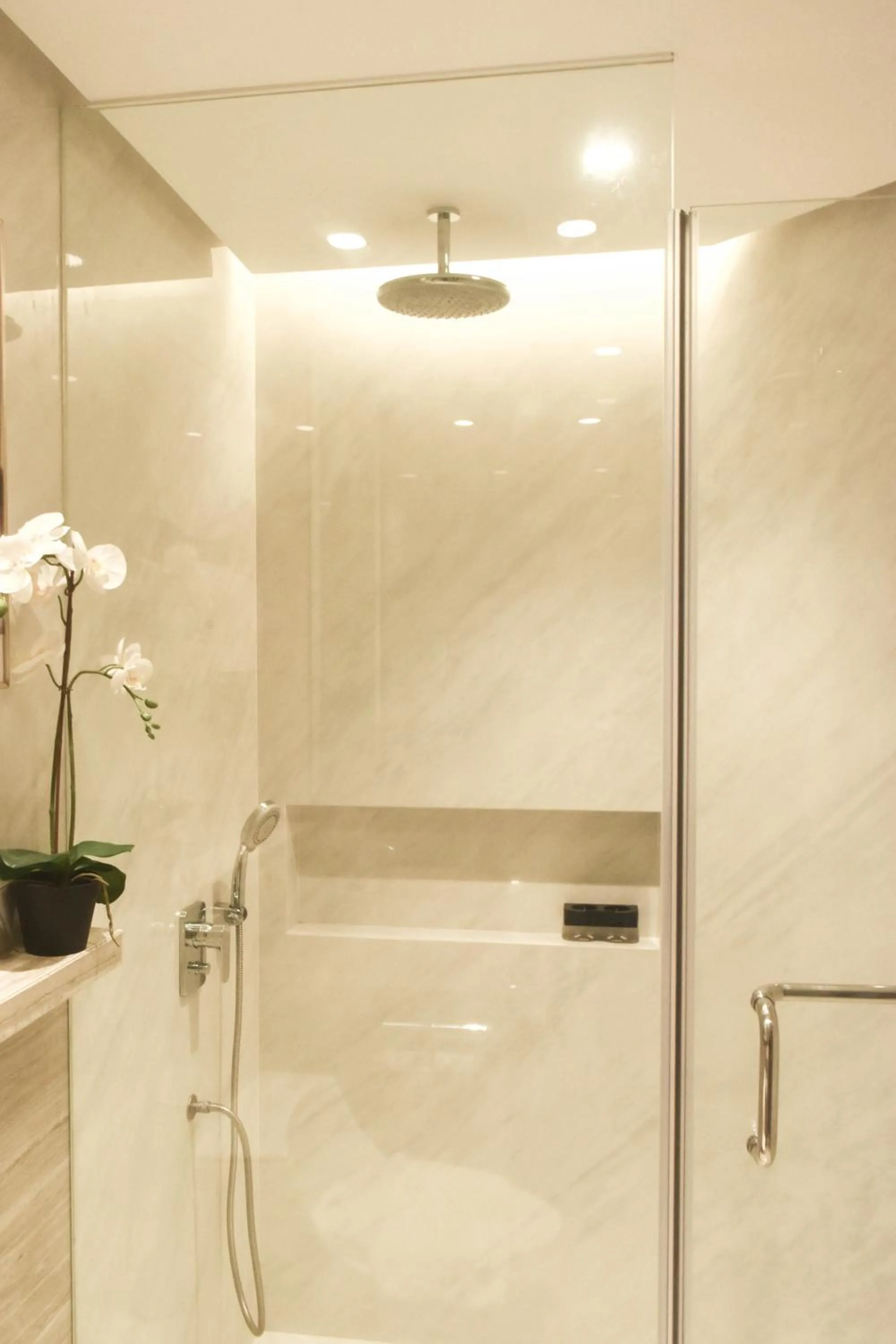 The Lake Hotel Tagaytay