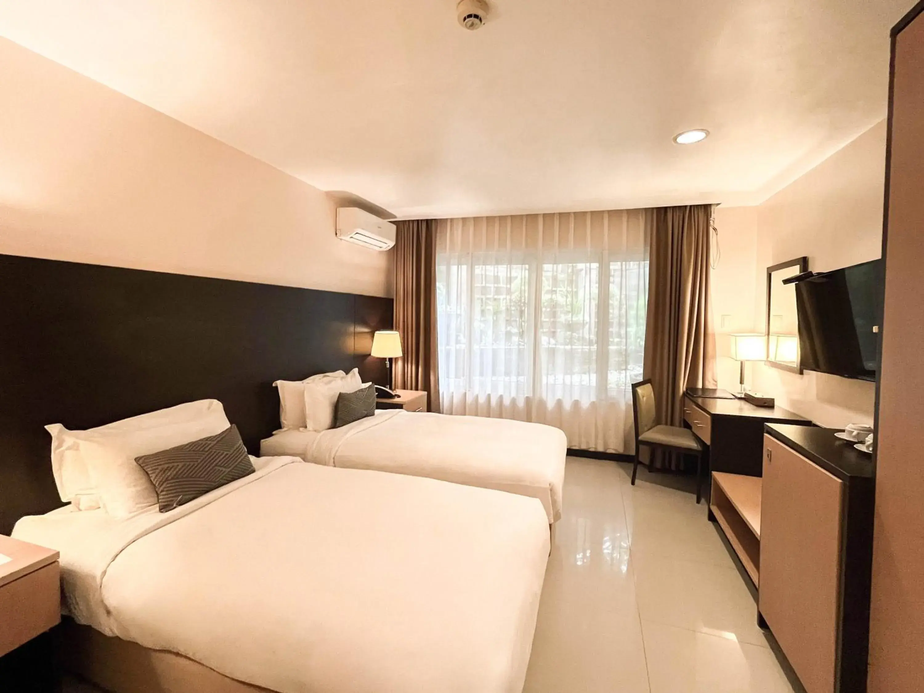 Standard Room in The Lake Hotel Tagaytay Standard Room in The Lake Hotel Tagaytay