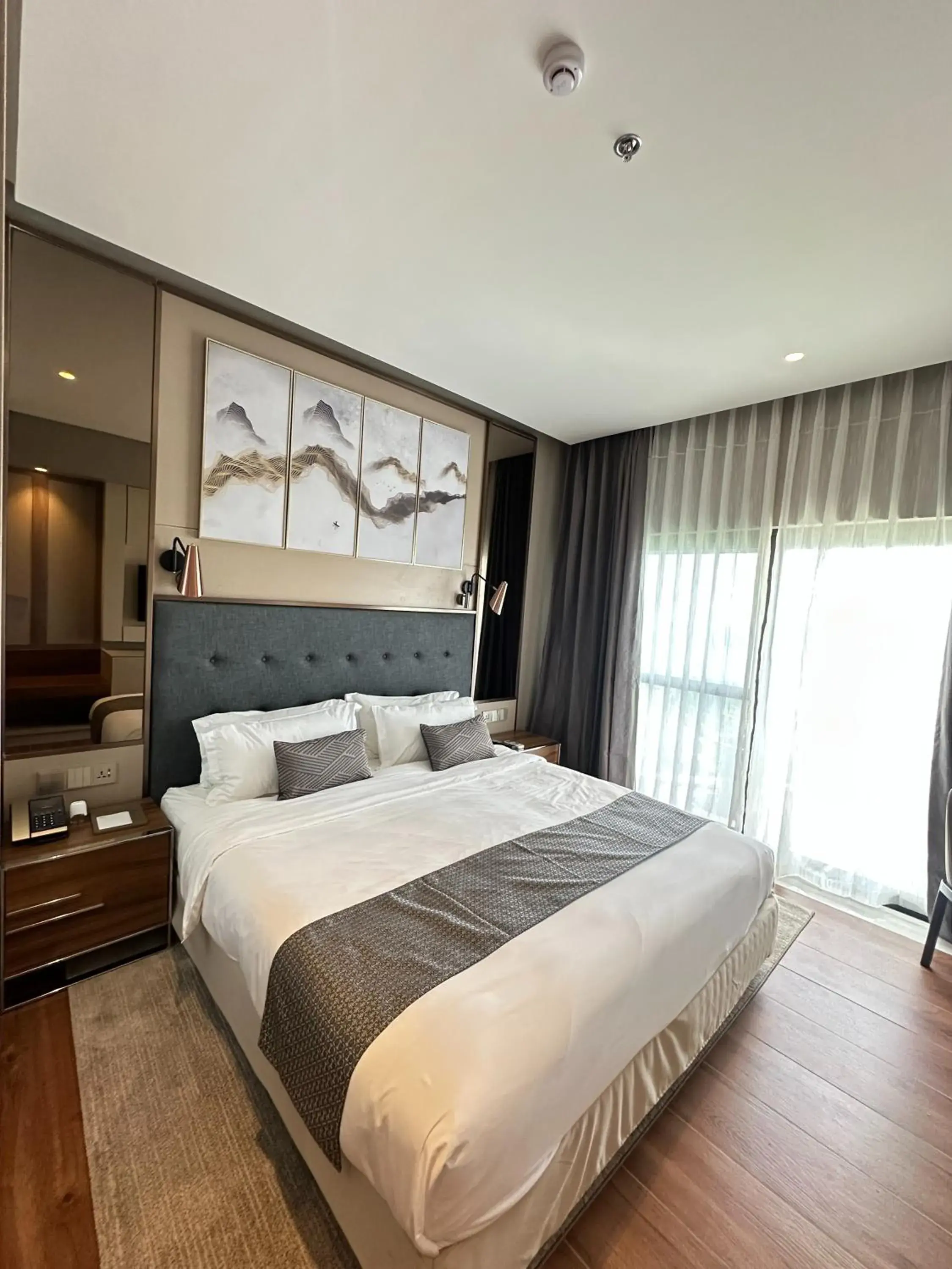 Bed in The Lake Hotel Tagaytay Bed in The Lake Hotel Tagaytay