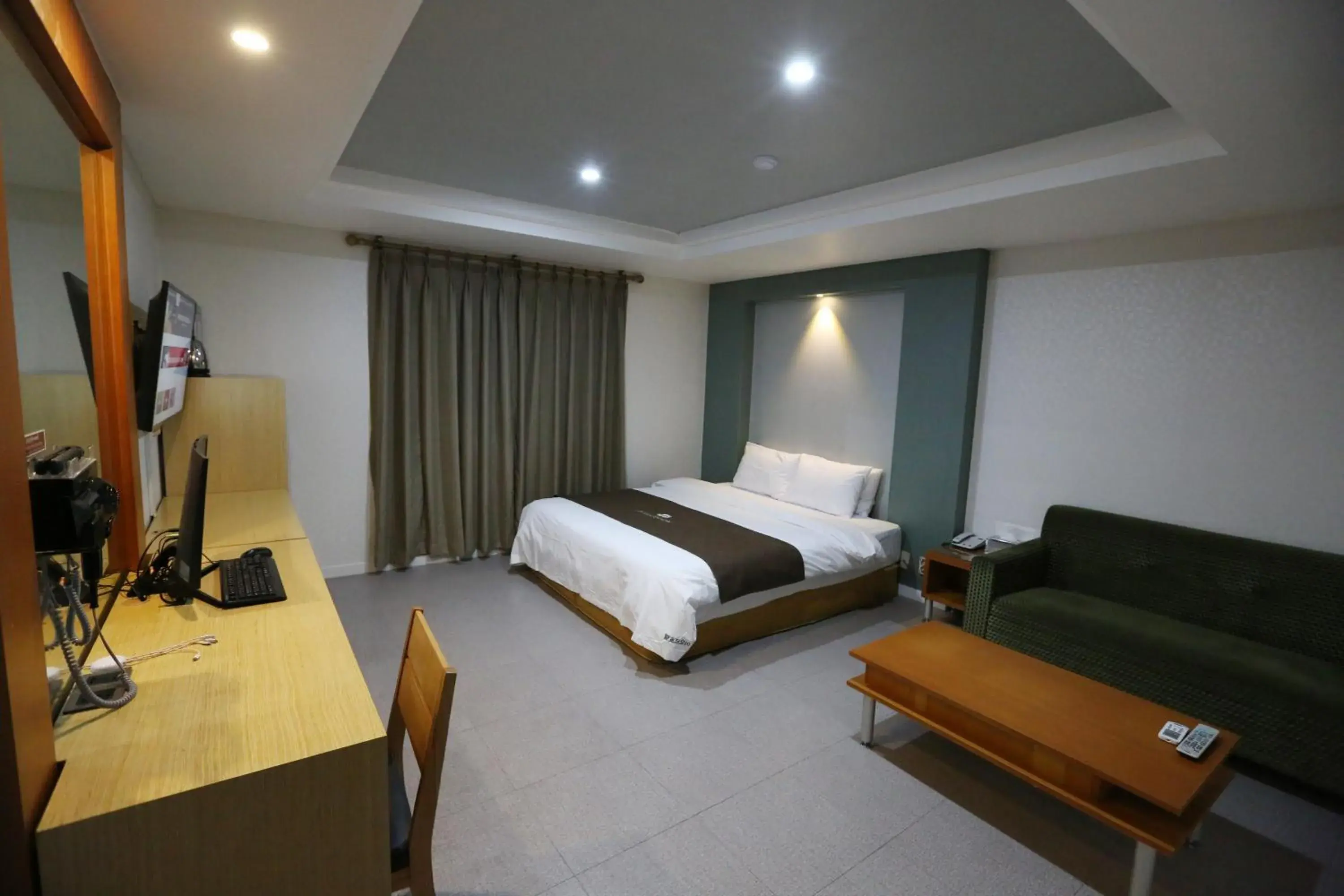 Photo of the whole room, Bed in Amour Hotel Photo of the whole room, Bed in Amour Hotel