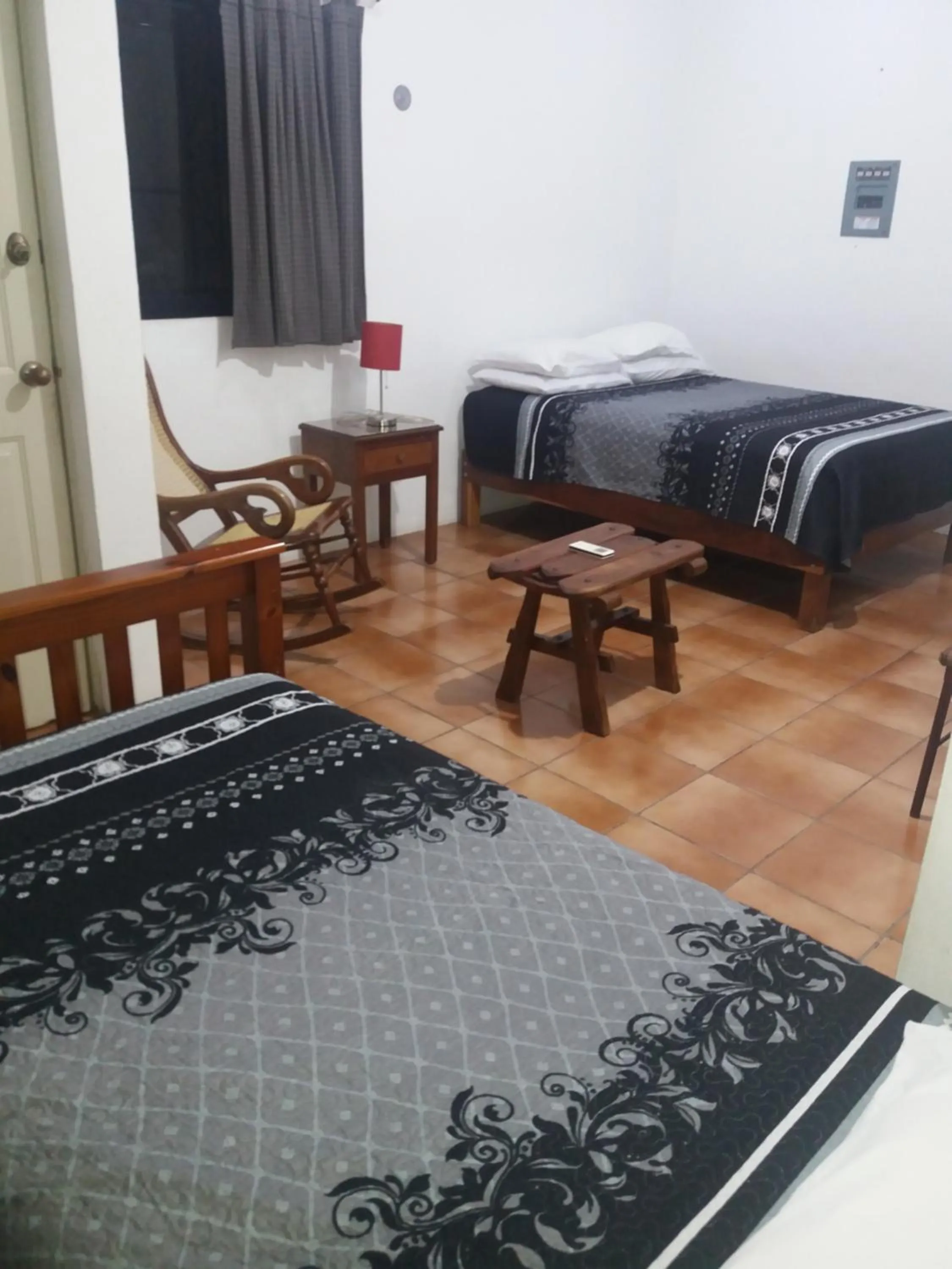 Photo of the whole room, Bed in La Casa del Chac