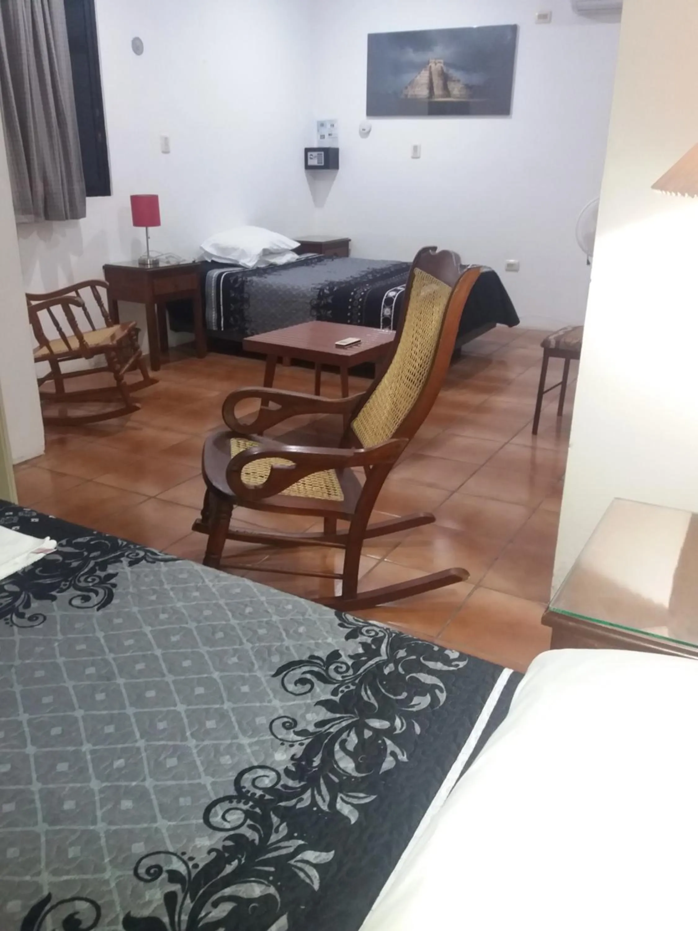 Photo of the whole room in La Casa del Chac