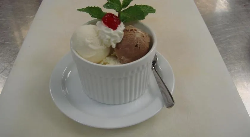 Food in Al Jazeera Royal Hotel