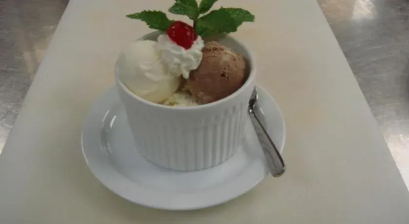 Food in Al Jazeera Royal Hotel Food in Al Jazeera Royal Hotel