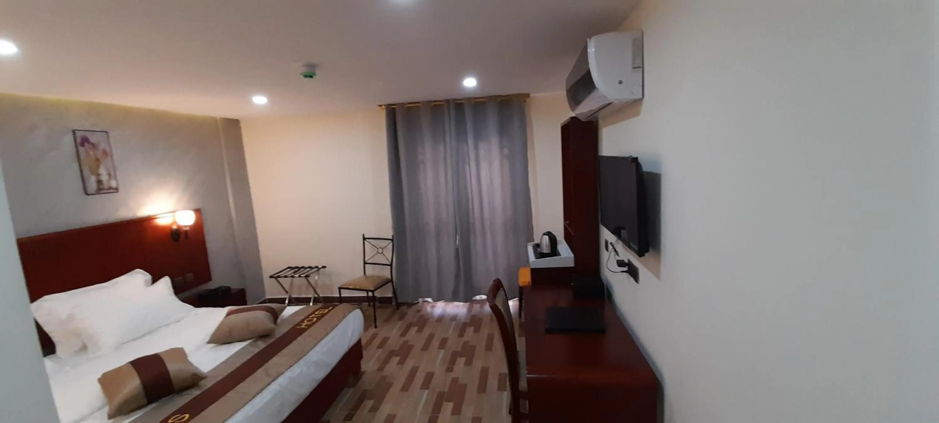 Photo of the whole room, Bed in Venus Hotel