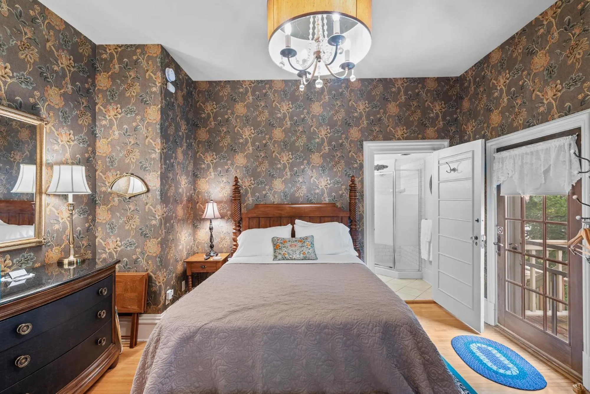 Bed in The Foxglove Inn