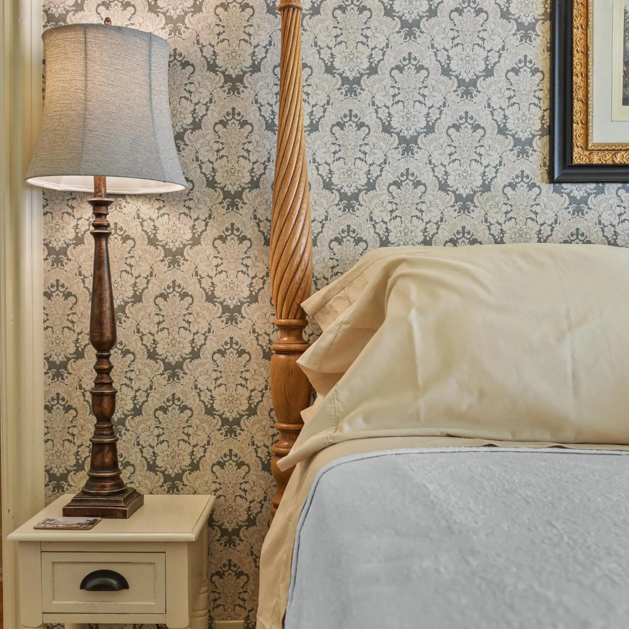 Bed in The Foxglove Inn